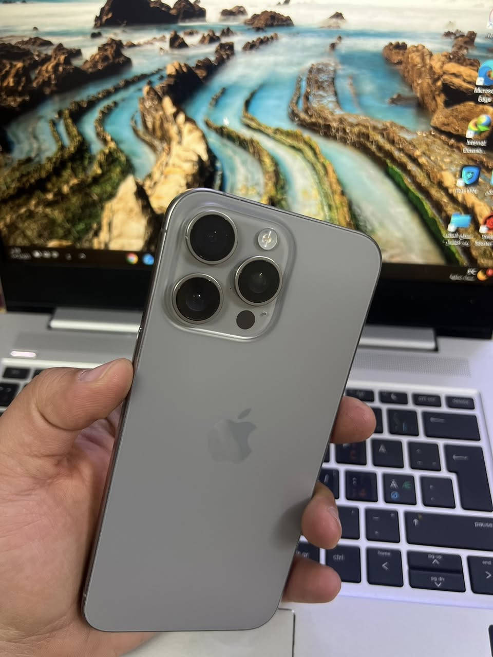 ايفون 15 برو ماكس
ذاكره 256 بطاريه 88
دبل سيم ZA
فقط مبدل شاشه 
بصمه الوجه شغال السِعر 650 الفِ
***********
***********
