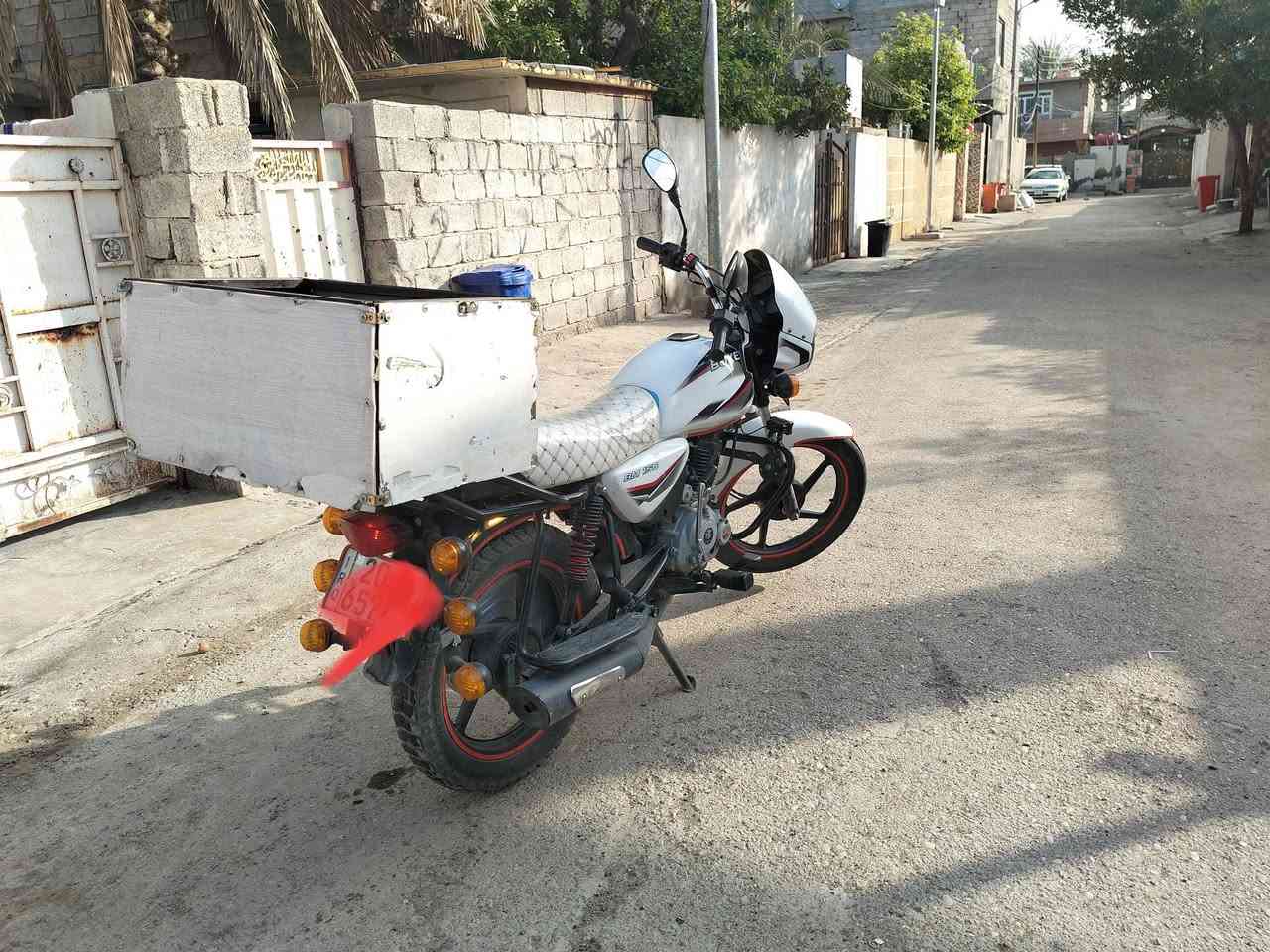 السلام عليكم دراجة بوكسر موديل 23نضافه فول مرقم بأمسي
بكاني ديالى ناحية بهرز الدواسر الشراي يتصل هذا رقمي ‏‪0773 416 7863‬‏
