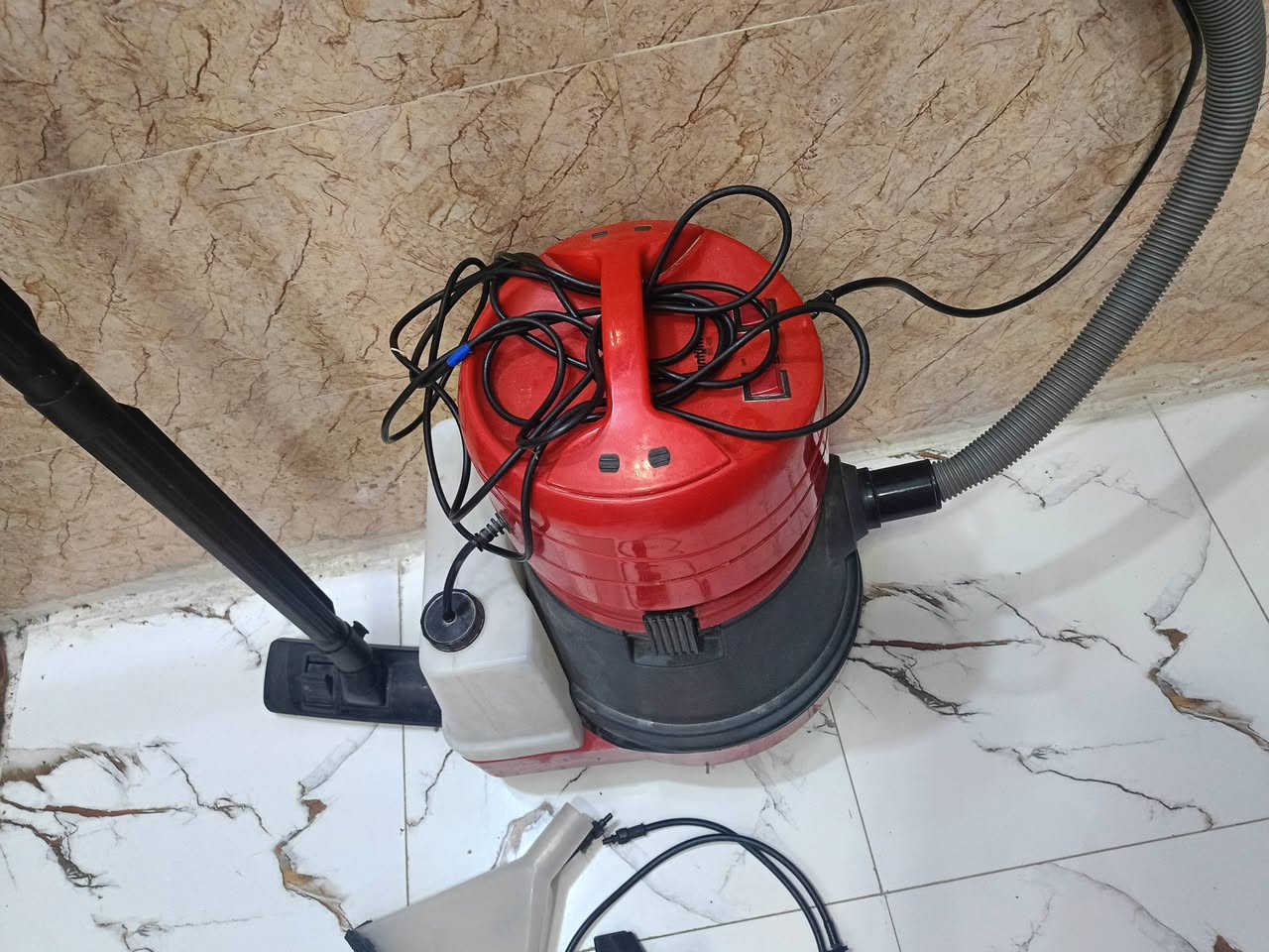 مكنسه كهربائيه للبيع
كنس +غسل 2×1
***********
