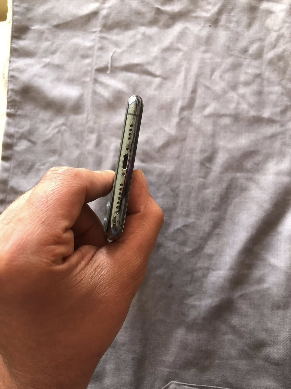 آيفون 11برو ماكس لون زيتوني بطاريه 93اصلية ذاكرة 256كامل ملحقاته اخو جديد سعر خاص لاستفسار ***********@إشارة@
