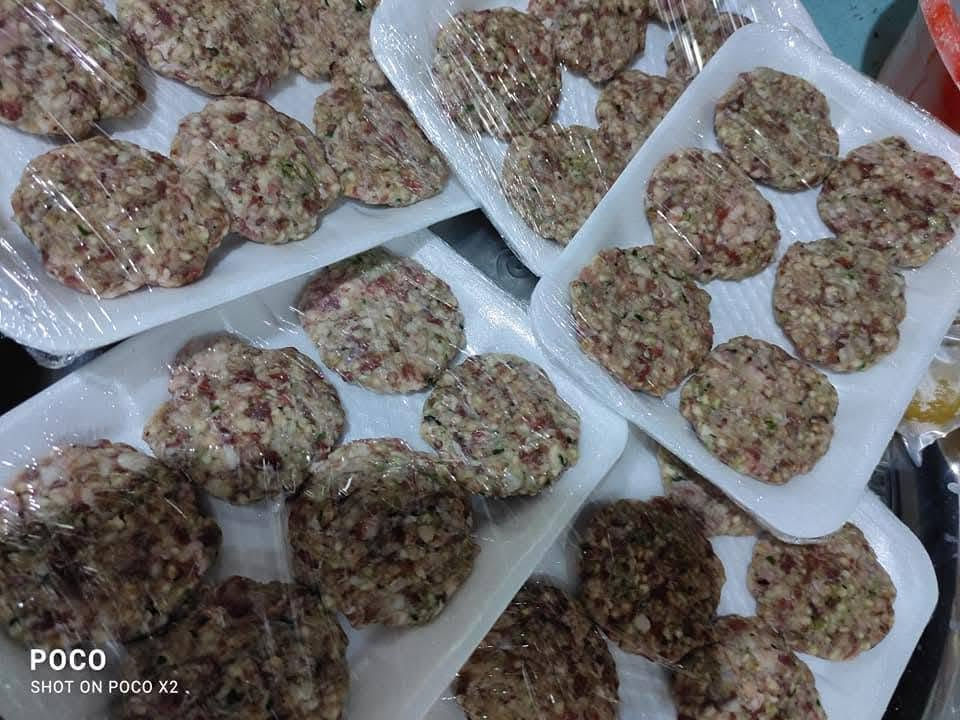 السلام عليكم
يوجد لدينا انواع الكبب باللحم العراقي  
كل 40قطعه ب10000
كبه تمن 
كبه برغل سلق
كبه برغل قلي 
كبه بطاطا
كباب لحم
بورك طاوه 
سمبوسه
همبركر لحم
لحم بعجين 
فطائر 
كليجه 

فقط كليجه وفطائر ولحم بعجين يوم الجمعه

العنوان الحله البكرلي الرابعه


**إذا كنت صاحب هذا الإعلان وتريد حذفه لأي سبب، رجاءا أرسل رسالة إلى الدعم الفني**