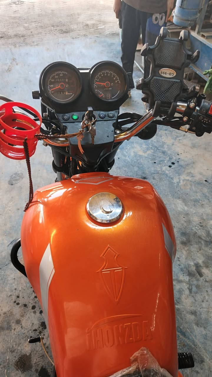 سلام عليكم
دراجه للبيع دايون هونزد موديل 25
أواق سكنر سعرخاص او اتصل
 هـ***********
مكاني بابل حمزه الغربي
