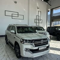 لاندكروزر GXR • V8 • ٢٠٢٠