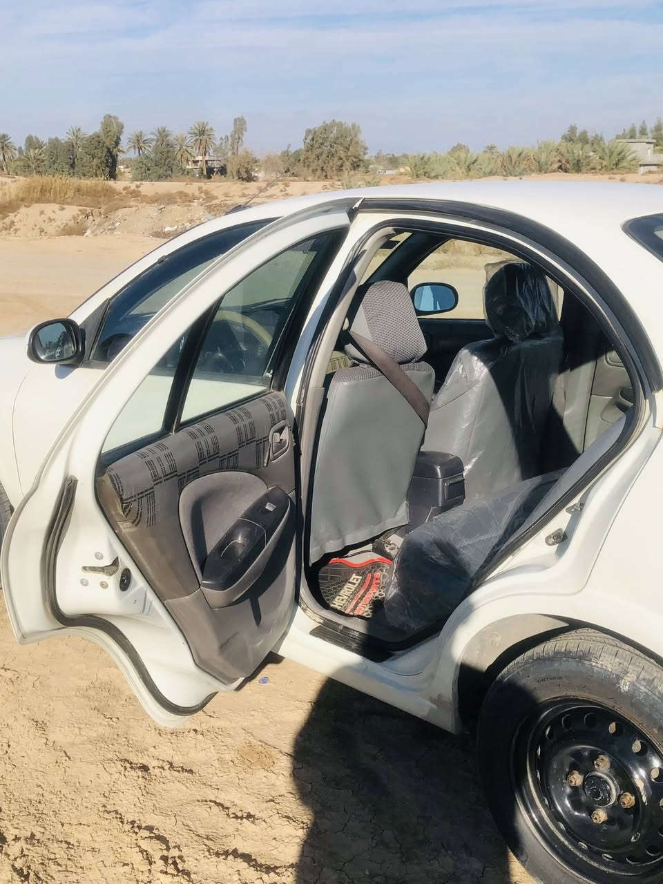 السلام عليكم من رخصه لادمن نيسان سني صالون موديل 2003سياره كامله من كلشي برغي متحط عليه تخم تاير جديد حداديه صار اسبوع مشدوده تدفئه وتبريد منظومه جديده كهربائيات فول 

سعر 72وبيه مجال قليل للاستفسار اكثر اتصل على الرقم ***********
