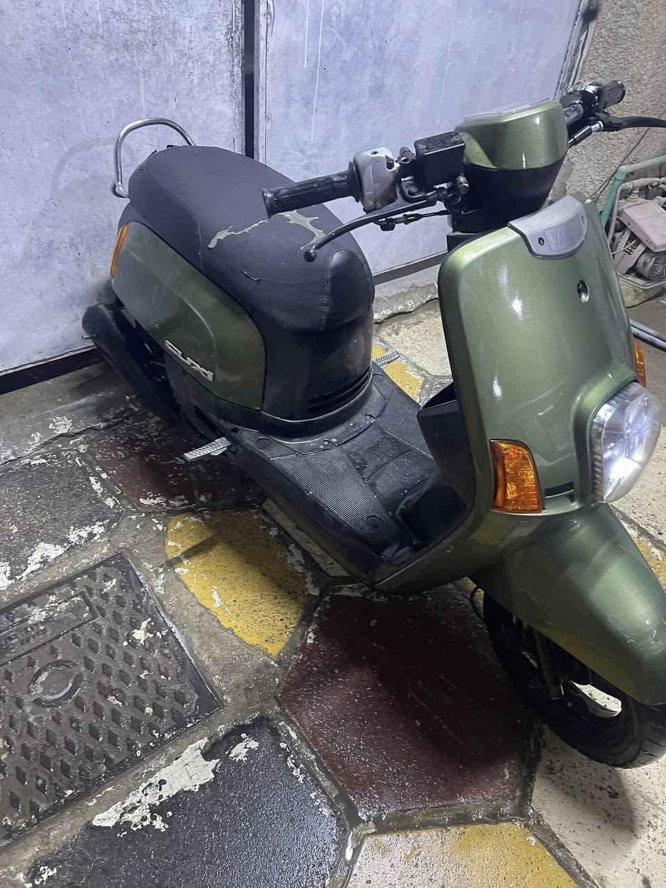 سلام أعليكم ماكس بوليس درجات اتخبل مكينه بلاديه اتخبل  شلعه او معدله قفل جنطه قفل اكسل كله شغال   سلف بلادي كابريتر بلادي مكينه حلوه او بلاديه نقصه قبع باتري كهربأيات شغله كله   مكاني شهداء البياع***********  بيع او مراوس ماكس عدله حلوه او مرتبه
