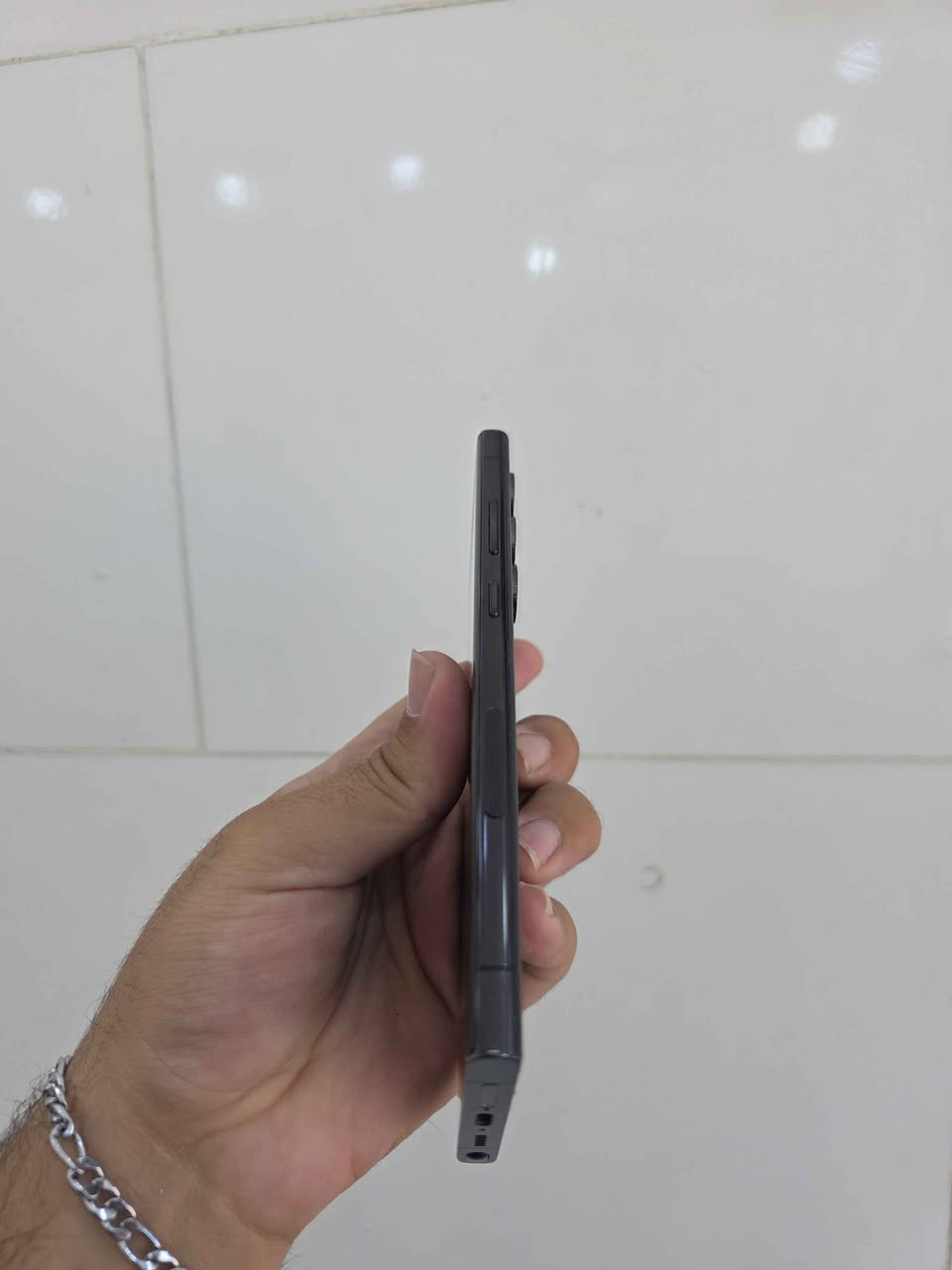 سامسونك s23ultra 
مستبدل شاشة وكالة حصراااااا 
ومستبدل ضهر 
ذاكرة ٢٥٦ 
جهاز عملاق ونضيف جدا 
مكاني بابل الحلة الهاشمية 
*********** حلة, بابل
