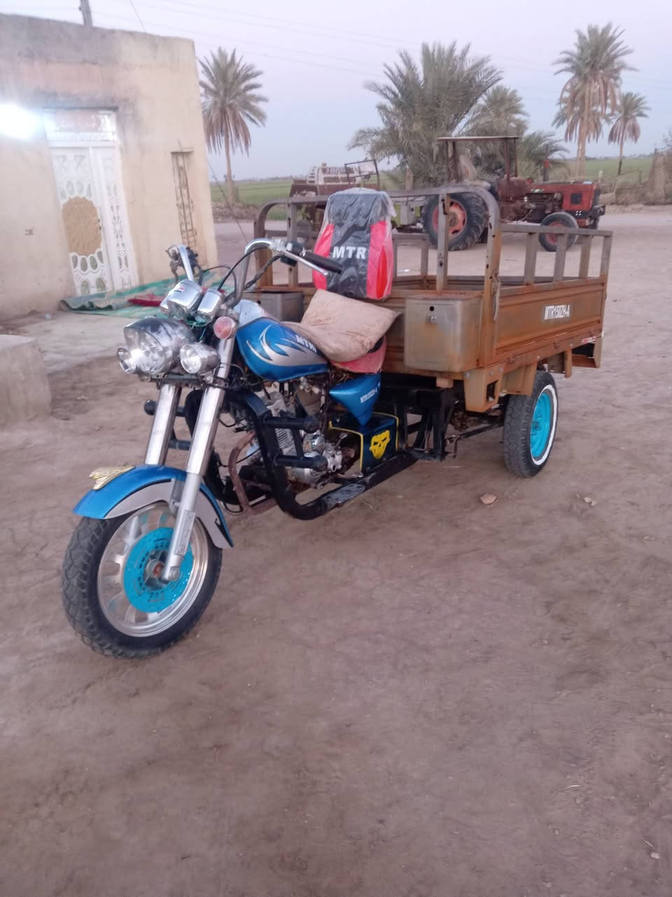 سلام عليكم ستوته لبيع مديل 14اوراق اصولي مداور من الوكيل مكفول من لحيم اوخياس  كهربائيات جدد نكره سلف تايرات جدد السعر 1350اوبيه مجال لشراي الشراي يتصل ***********
مكان مشخاب بسوك شعلان
