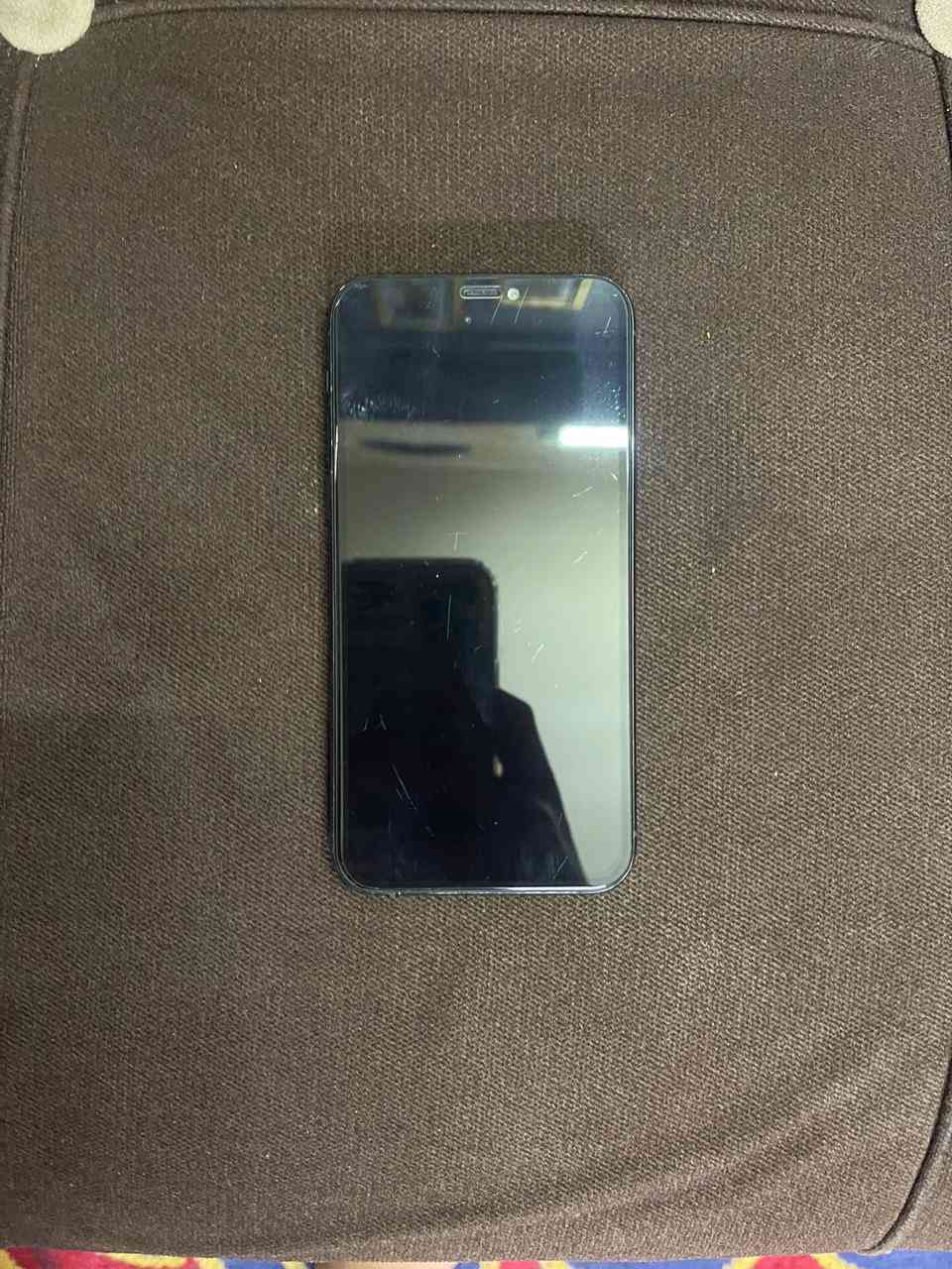 سلام عليكم ايفون 11 برو مبدل شاشه وبطاريه اصليه سعر 250 مكاني بغداد رقم ***********
