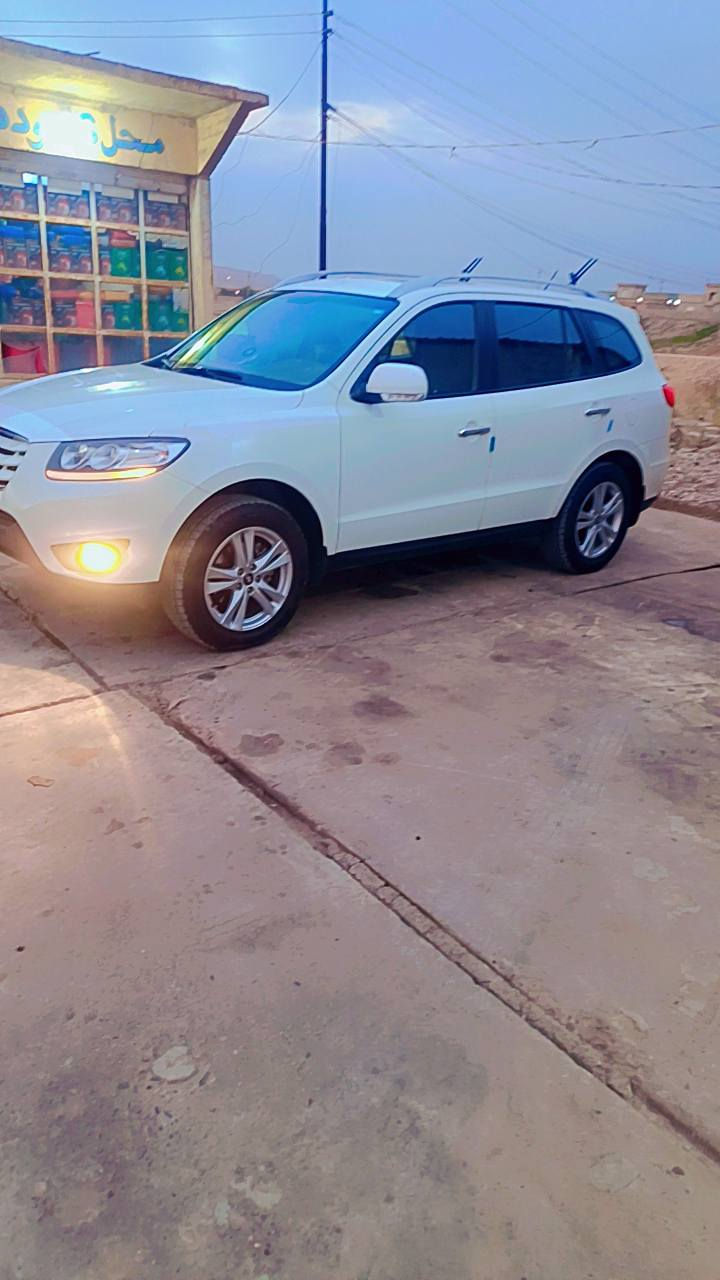 سلام عليكم للبيع        سنتافي 2011محرك4رغم دهوك بسمي مكفوله من الصبغ فقط مكانات بارد سعر155سياره شاشه كامره فتحت صغف ***********
