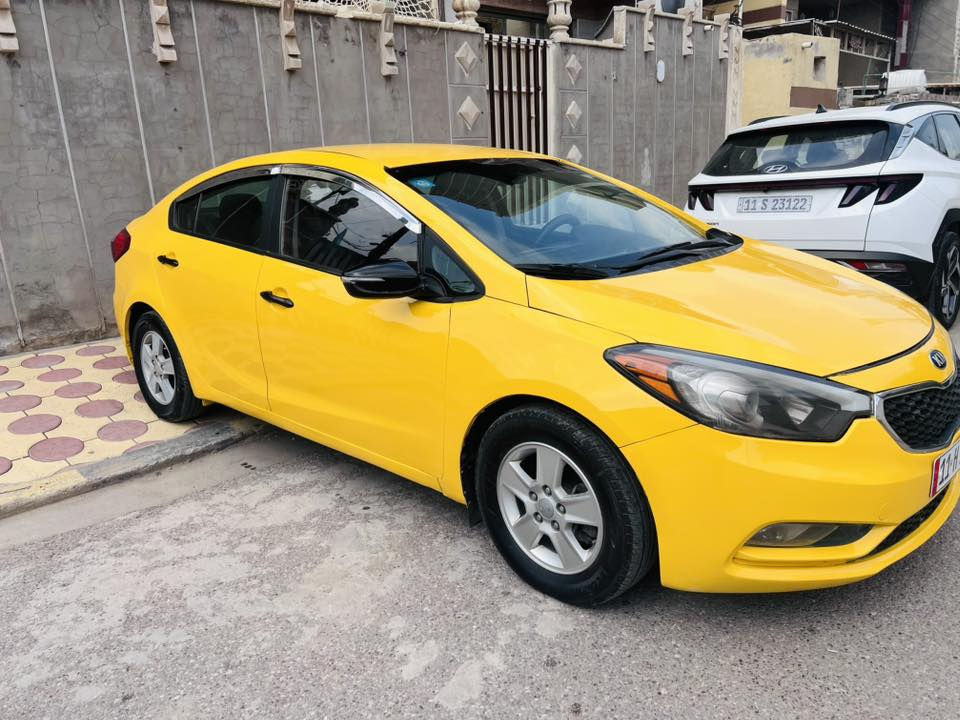 السلام عليكم
كيا فورتي 2016 واردامريكي
رقم بغداد ب أسمي تحويل ثاني يوم مكفولات
(كير محرك شاصي لغد كفاله)كفاله يعني كبس
محرك 1800
تبريد ثلج خير من الله حوض كبس 
حادثه جاملغ شويه من بنيد نفسهن مصلاحات
سياره خير من الله تشغل وتطلع للشغل
مصفره هيئه وغرامات 
 السعر تصل وبيك خير وتدلل وبيها مجال للشراي

للاستفسار***********
