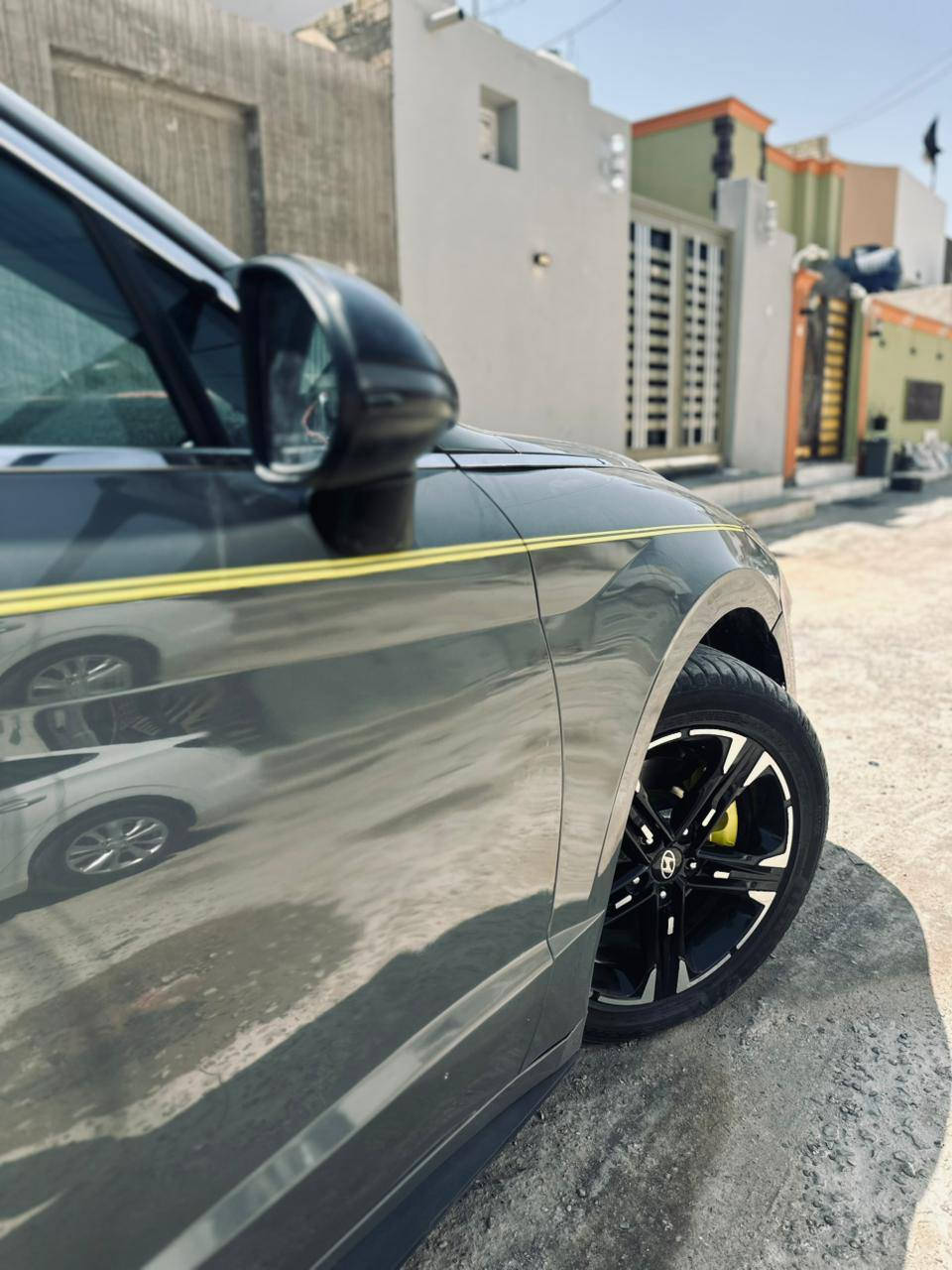 سوناته موديل 21 معوقين  مواصفات عادي تحكم ستيرن بريك ذاتي  سايد بريك بصمه وضع قياده   تفاصيل الحادث بامريكا جاملغ وربع من الباب وبلعراق البنيد بدون ايرباك ولا شواصي ولا لغود وبيها رشات صبخ بلجاملغ  الخلفي بدون حادث اثر شخوط مكان السياره نجف اني مكلف بلنشر هاذ رقم راعيه اتصل وتفاهم ويا ‏‪0783 811 7036‬‏
