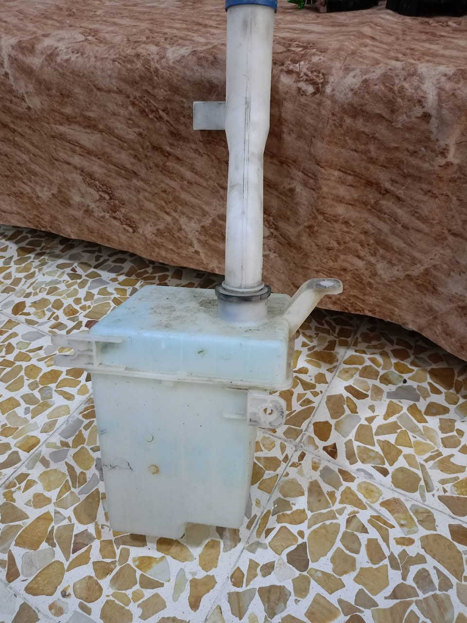 اغراض كيا ريو حاويه مشكل فقط دركه بيجي مصبوغه صبغ حراري اتصل او خاص يوجد توصيل لجميع المحافظات 
***********
