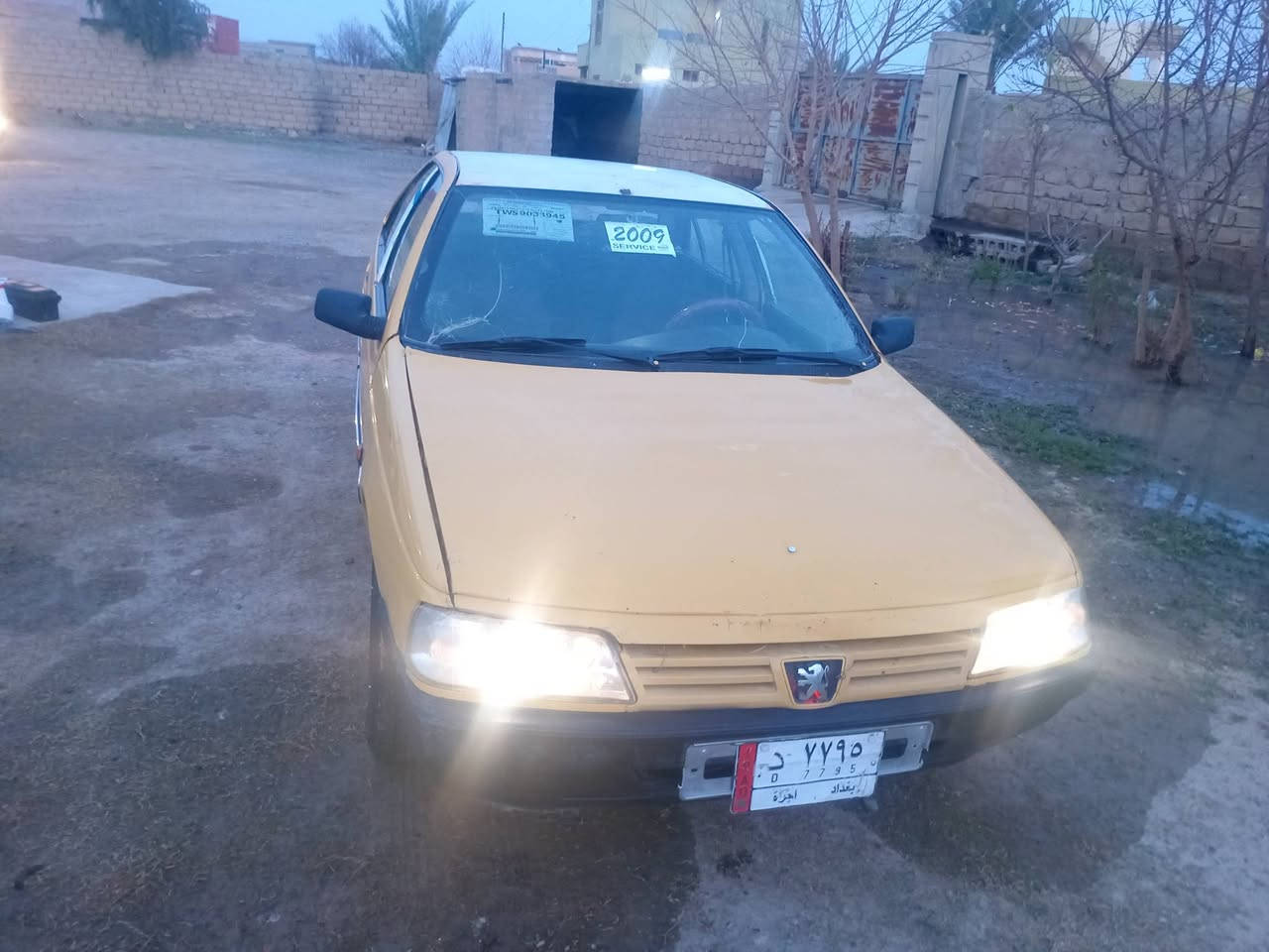 سياره بيجو موديل 2009 رقم ألماني السياره جديده وجاهزة محركه وكيره شرط صدر جديد باتري جديد كهرباياته كله شقاله مابيه اي نقص تدفئه تبريد شغال. سعرها 15 ورقه ***********
