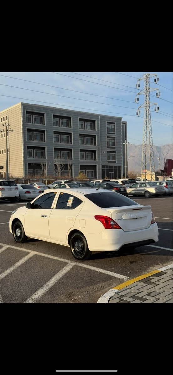 نیسان سنی لاکشمیبای مۆدیل ٢٠١٧ سفری هەولێرە دوو گێچە ١٢٩ هەزار رۆشتووە سەیارەکە هەتا بڵیی جوان و پاک ماوەتەوە خزمەتی باش کراوە لە سفریەوە لای خۆمانە لە ٢٠٢٢ جوانترە بێ قەپ و قۆپ و تەرزەیە دوو دەرگای بۆیاغە کەمێک ناو دەرگای گرتووە پێش و پشت کەپس رەقەم و شتی تازەیە سەنەوی بەسەر چووە یەک ٢٥٠ دینار مەسرەفی نیە تازە تایەم بۆ کڕیوە توندم کردۆتەوە کامل پۆلیش و حەمام کراوە سەیارەکە هی بن دەستی خۆمە بە ناو خۆمە بێ کێشەیە تەنها یەک سەیاقی دەوێ شوێن ڕانیە  
نرخی ٩٤ گەڵا مەجالێکی زۆر کەمی هەیە 
0751 807 6915 رانية, السليمانية
