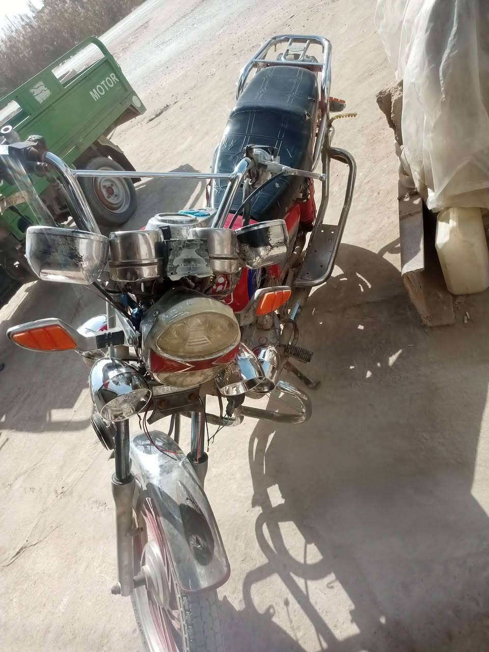 دراجه للبيع موديل 16مكفوله كفالة عامه اوراق اصولي كامله مكمله مكاني بابل القاسم سعرها 550وبيها مجال شراي يخابر ***********
