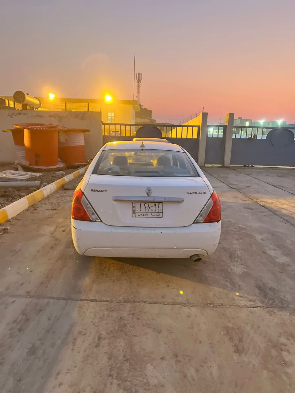 السلام عليكم رينو سافران 2010 للبيع السياره بيها حالوب بنيد وقماره حداديه جديده زوج تايرات ادامه للسياره السياره جاهزه مجهزه وكامله ونظيفه للاتصال *********** مامتواجد فيس
