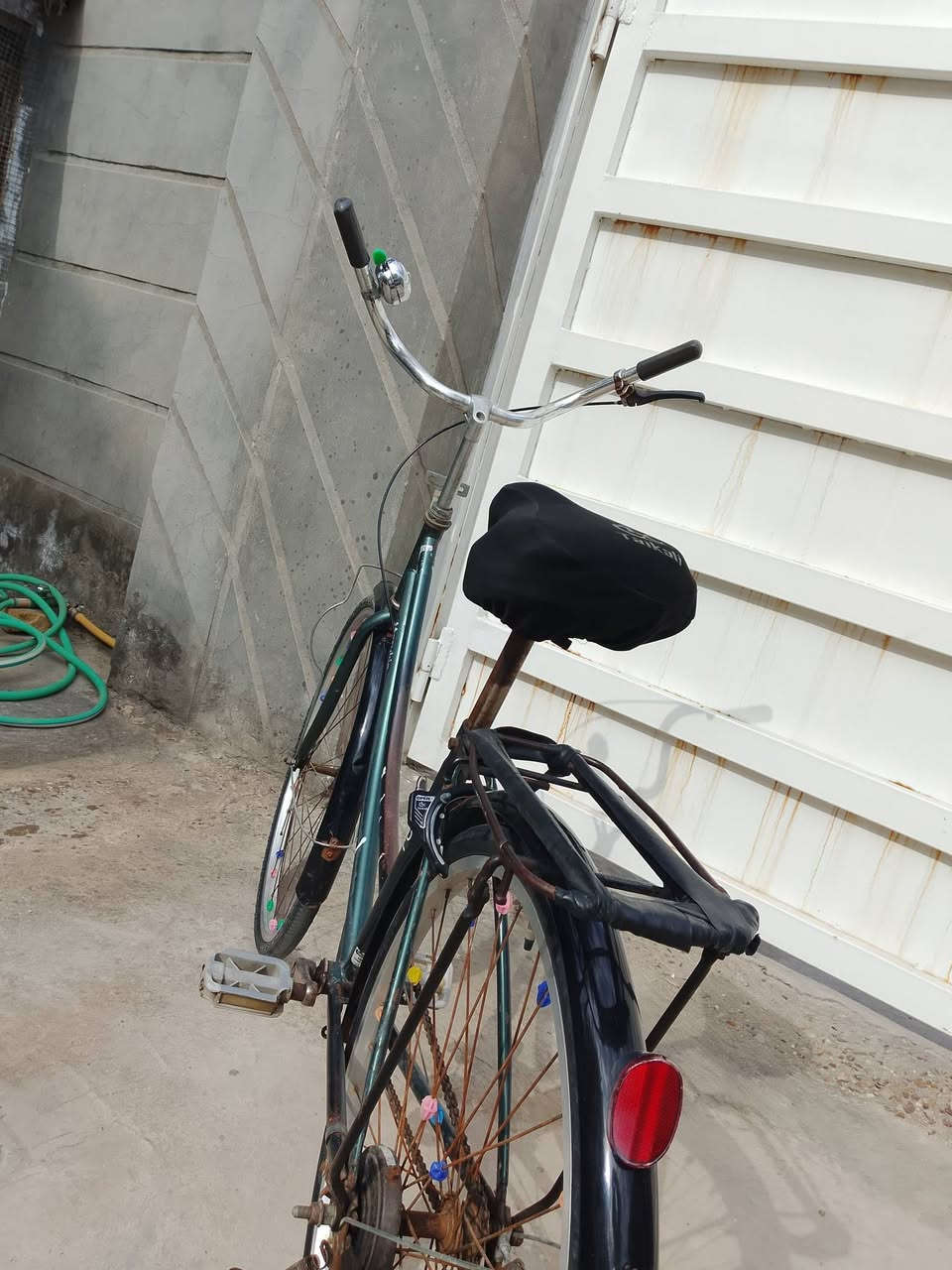 بايسكل لبيع 26 التواصل ع هاي الصفحه او الرقم ***********
