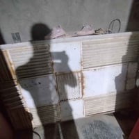 باب حديد • ثقيل