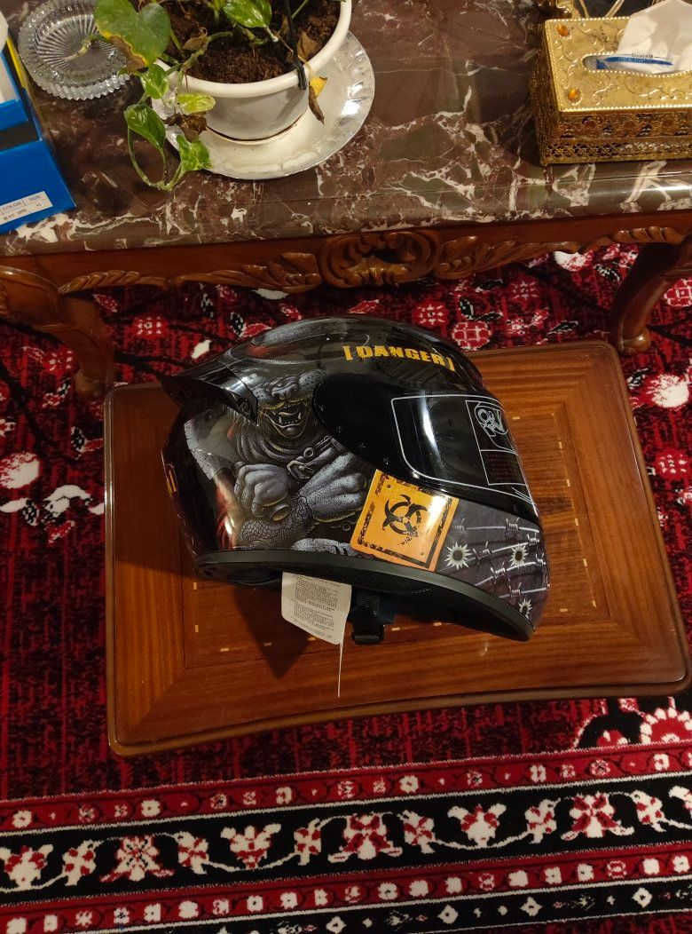 السلام عليكم اخوان كل عام وانتم بالف خير
خوذة ماركة Gike أو مثل ما تسموها Qike
السعر بمناسبة العيد وخلال فترة العيد 50 الف 
جميع القياسات متوفرة لكل لون 
وجميع الوان الجامات متوفرة ( ذهبي . ازرق . اسود . سلفر )  ويوجد زجاج شفاف 
متوفر توصيل لكافة محافظات العراق ثاني توصلك
للطلب والاستفسار واتساب ***********
#خوذة
