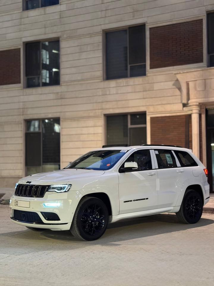 السلام عليكم
جيب  S 2022 

السعر   بلاش وجوة السوك 380 ورقة وبيها مجال بسيط جدآ

وكالة خليجية ام الرادار
وكاله هارلم داخل احمر بلادي نقشة مغربية

السيارة ماشية 22 الف كيلو متر
المواصفات 
رادار امامي
نقطة عمياء 
دفع رباعي 4x4 
المقاعد الأمامية كهربائية 
ذاكرة لحفظ وضعيات الجلوس 
المقاعد الأمامية مع تدفئة 
المقاعد الخلفية مع تدفئة 
ويل قياس 20 انج 
مقود السائق كهربائي 
تدفئة ستيرن 
سقف بانوراما 
شاشه كبيرة 8.4 انج 
نظام الملاحة (GPS) 
نظام خاص للطرق الوعرة 
مصابيح امامية زنون 
المصابيح الأمامية مع LED لايت 
كشافات ضباب بروجكتر زنون 
تشغيل عن بعد 
صندوق كهربائي 
حساسات أمامية 
حساسات خلفية 
كاميرا خلفية 
بخاخ ماء لتنظيف المصابيح الامامية 
مرايا بخاصية التعتيم الذاتي 
مرايا جانبية قابلة للطي 
بلوتوث تلفون 
محدد سرعة 
نظام تشغيل واطفاء اوتماتيكي للمحرك للتوفير من صرف الوقود . ( Auto Start System ) 
نظام بريك اوتماتيكي ( Auto Break System )

رقم بغداد باسمي شرط التحويل

كفاله عامه السياره من الصبغ والتبديل والبارد والضربة
سيارة بحالة الوكالة
ارضيات الشركة ممفتوحات 

مكان السيارة بغداد حي الحسين 

للاستفسار ‭0783 819 9707
