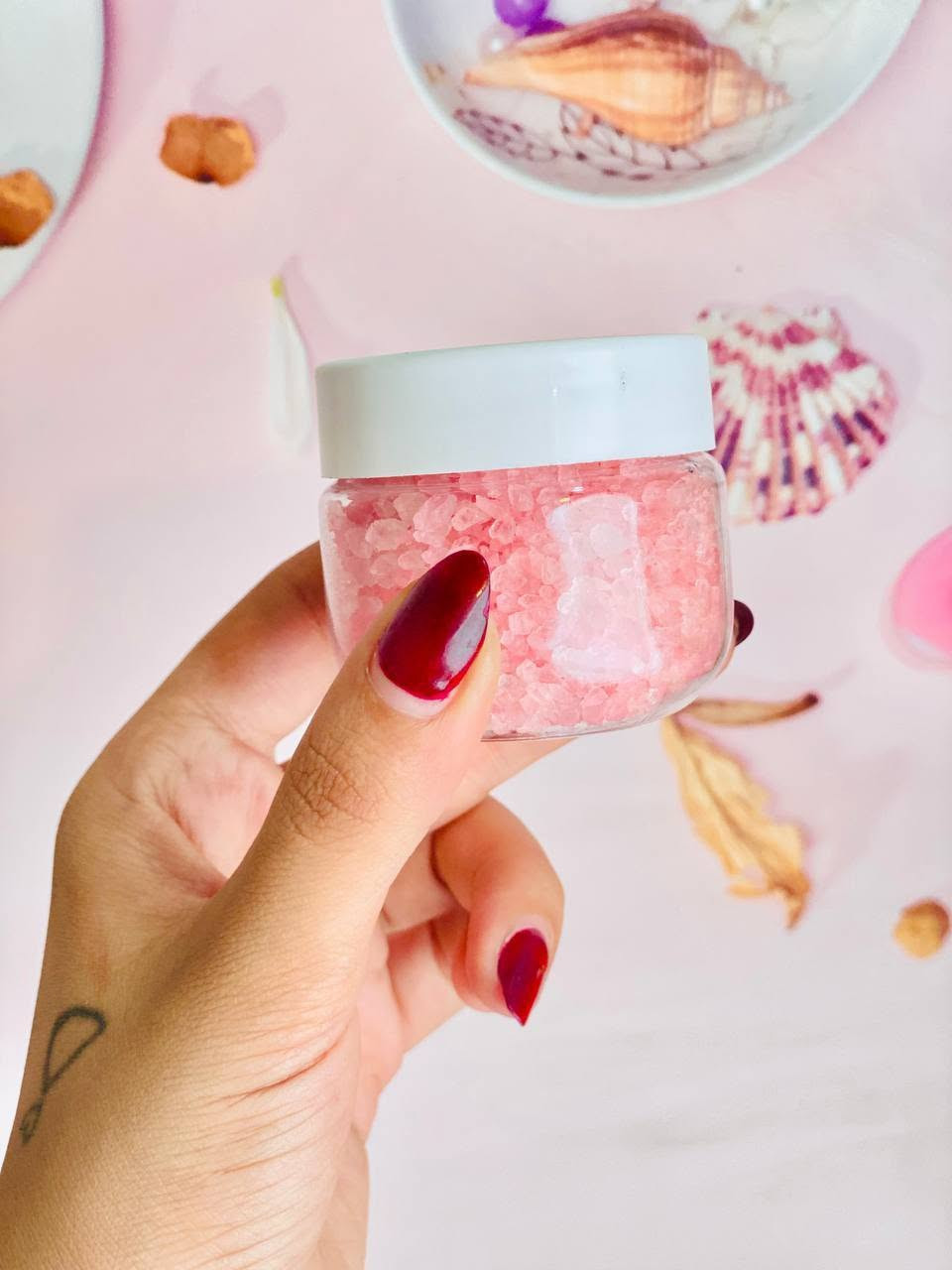 ✨ ملح البحر برائحة Baby Powder ✨🩷

دللي بشرتج بنعومة وانتعاش يدوم 🌸💖
ينظف البشرة بلطف ويساعد على إزالة الشوائب ويمنح الجسم رائحة بودرة الأطفال الهادئة 🤍🫧

🎀 الحجم: 50 غرام
🎀 مناسب للاسترخاء والعناية بالجسم
🎀 يترك البشرة ناعمة ومنتعشة

💗 ريحة راقية ونعومة من أول استخدام

العلبة 50 غرام
 السعر 5 الاف
. 
. 
. 
. 
. 
. 
. 
. 
#skincare #glowingskin #العناية_بالبشرة #بشرة_صافية #glassskin ✨


**إذا كنت صاحب هذا الإعلان وتريد حذفه لأي سبب، رجاءا أرسل رسالة إلى الدعم الفني**