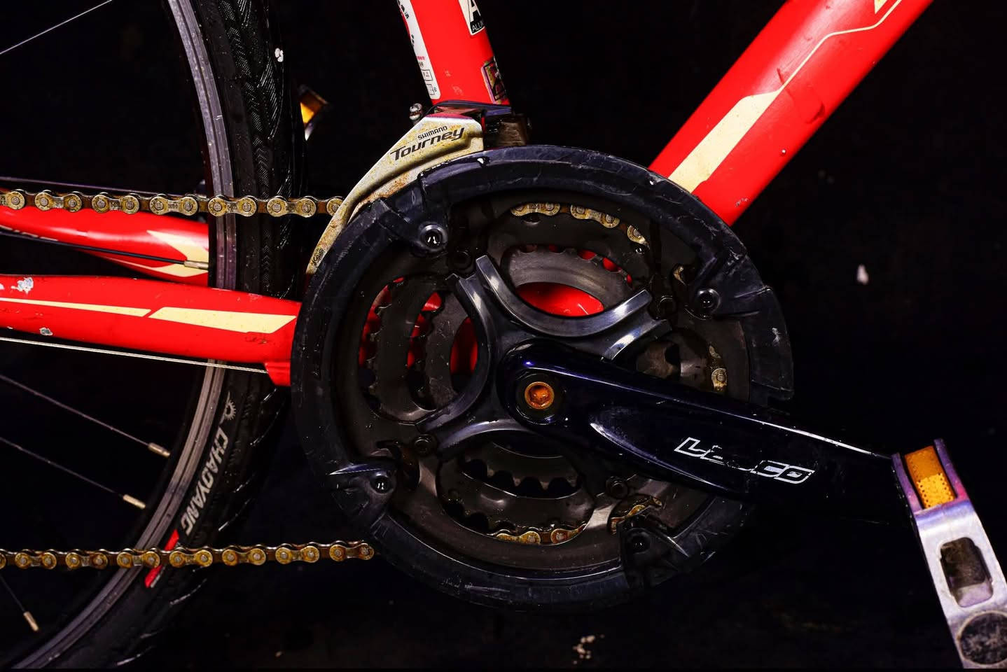 دراجة ميردا للبيع 
‏
‏حجم ٢٨ فريم ٥٠ 
‏
‏كله ختم واحد من ركبة وسرج وستيرن وويالة وكلشي ختم واحد  
‏
‏بريكات تيكترو اصليات تايرات kenda اصليات 
‏
‏البايك نظيف نظافة ٩٥٪ 
‏
‏سستم تورني شيمانو 
‏
‏Crossway100 اسم البايك 
‏
‏
‏السعر 300 وبي مجال بسيط 
‏
‏المكان بغداد الدورة 
‏
‏***********
