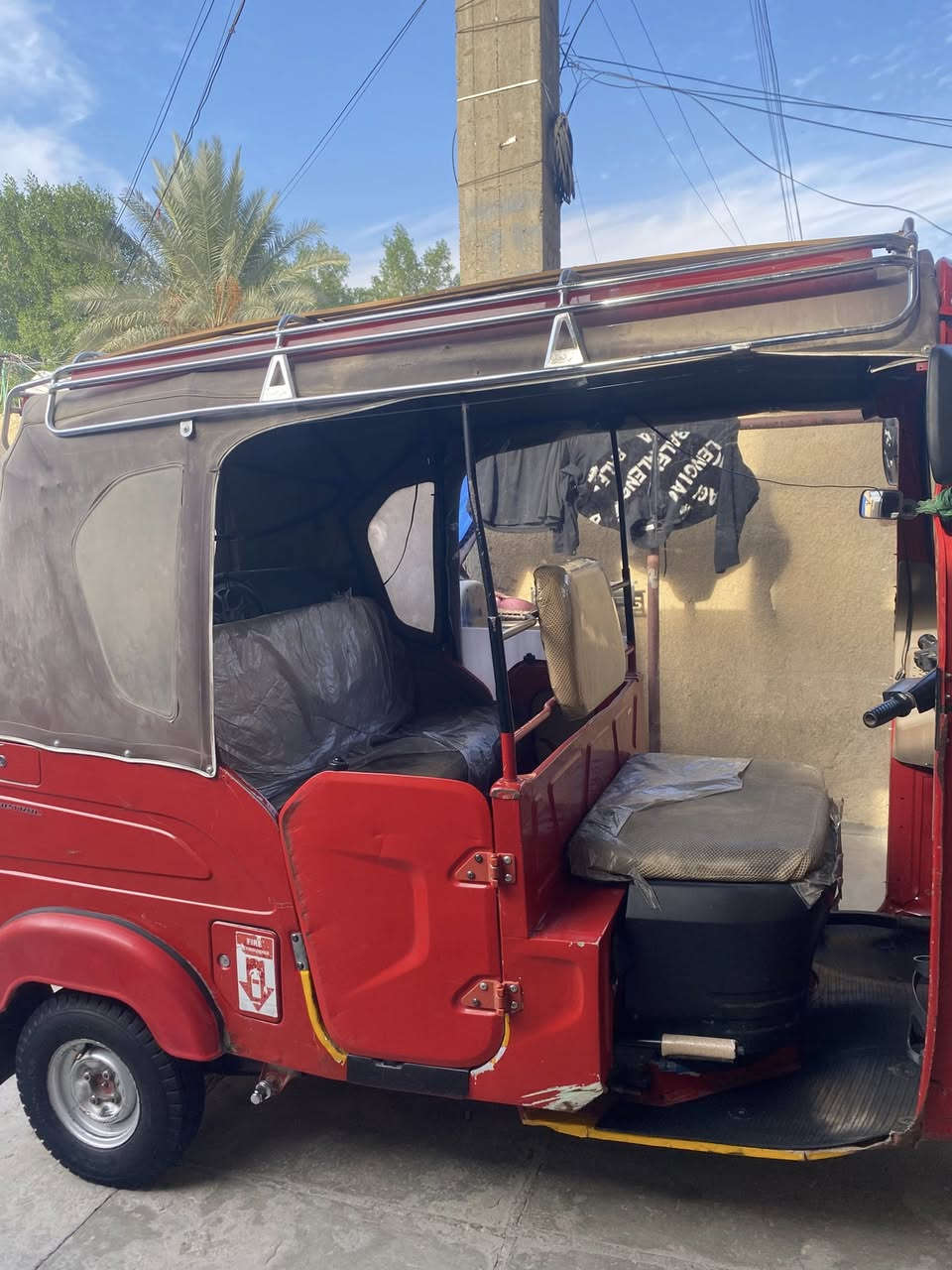 السلام عليكم تكتك 22رقم وسنويه بأسمي مكاني بغداد زعفرانية سعر 9250 الرقم ***********
ملاحضه بدون الهورنات
