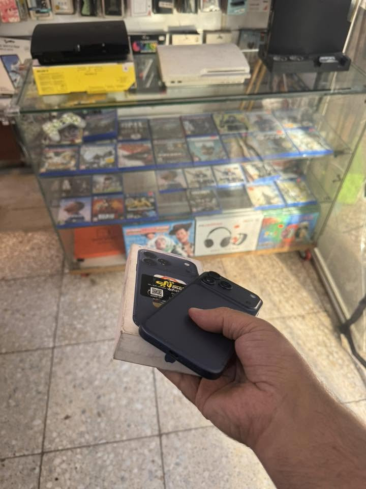 للبيع ايفون ١٧ برو ماكس Esim ذاكرة ٥١٢ بطارية ١٠٠٪؜  السعر مليون و٩٥٠ اتصال  ***********
