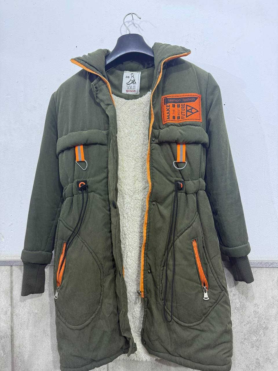 ملابس نسائيه اكو منها مستخدم شي قليل واكو منها مامستخدم نضيفه وسعرها كلش مناسب يلي تريد منهم  تراسل هذا رقم  ع واتساب ***********
