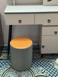 ميز تواليت • إنارة • مكاني الحرية