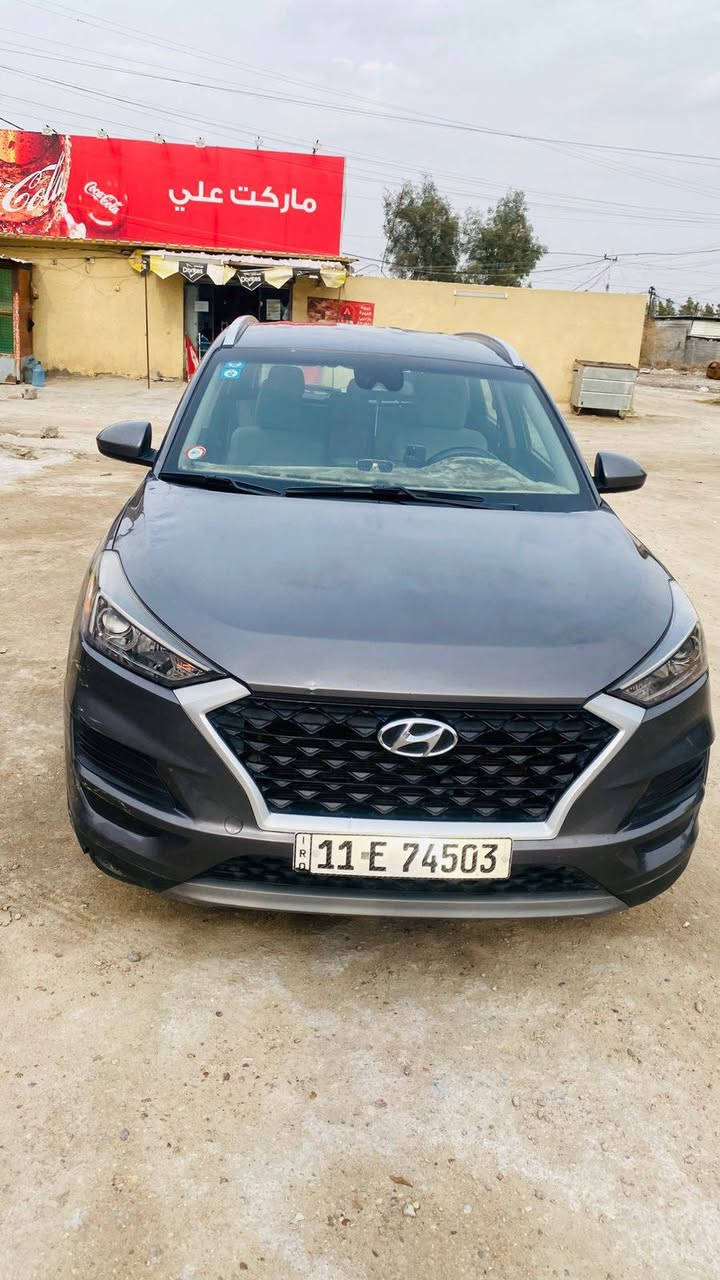 توسان ٢١ امريكي حادث بسيط شبر بل بنيد مثل ما موضح بل صور الحادث مرفقه  محرك جي دي اي
فول مواصفات بصمه رادار خلفي وامامي 
مكفوله من الصبغ واي تبديل
سياره مامتعوبه  نضيفه كلش 
رقم بغداد بااسمي كبل تحويل مباشر سنويه جديدج
مكاني بغداد ابوغريب متواجد بااي واقت اتصل  *********** العسر  ١٧٥
