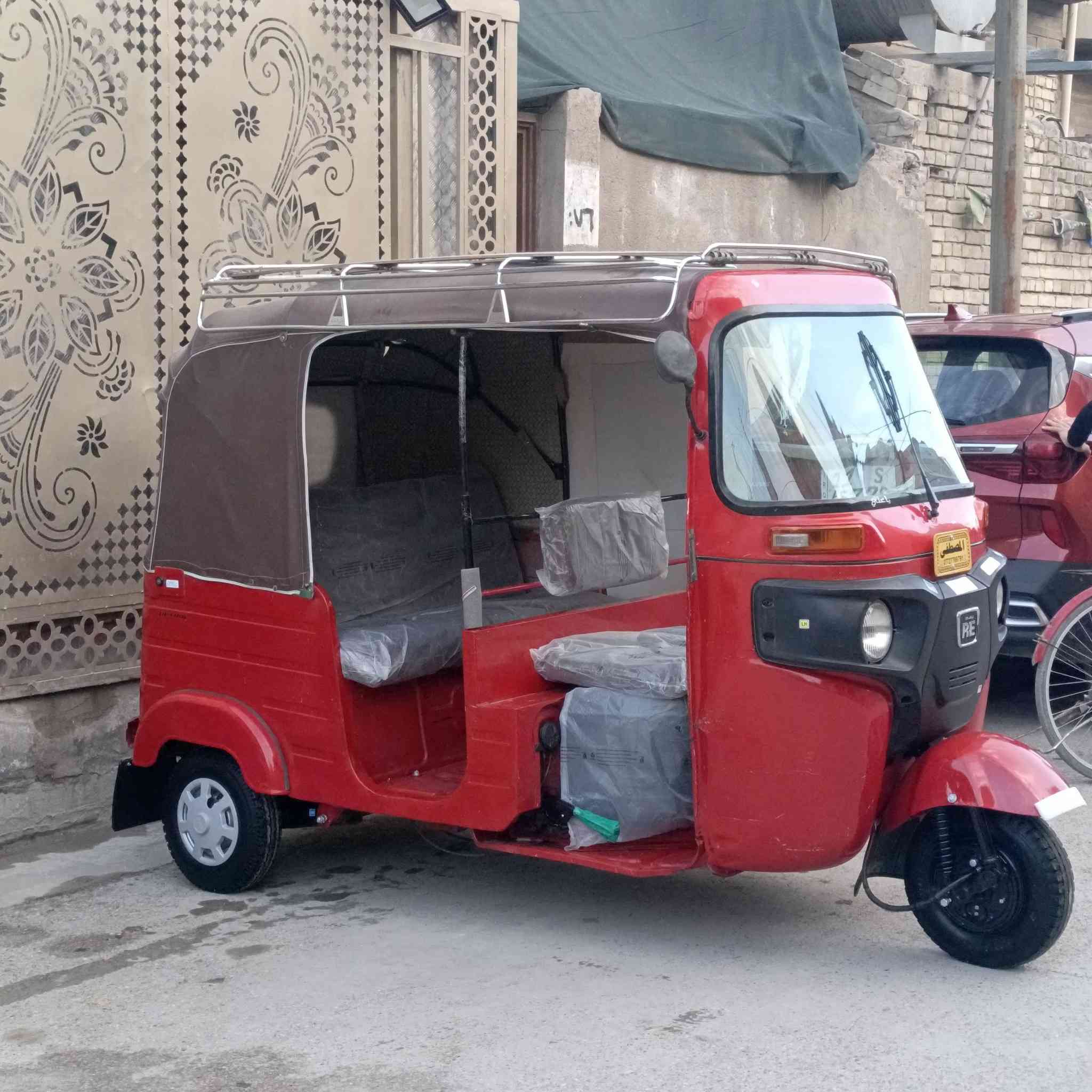 السلام عليكم تكتك للبيع 18كفالة اوراق كاملة بس لغد صبغ سعر4250وبيه مجال بسيط مكاني رقمي ***********
