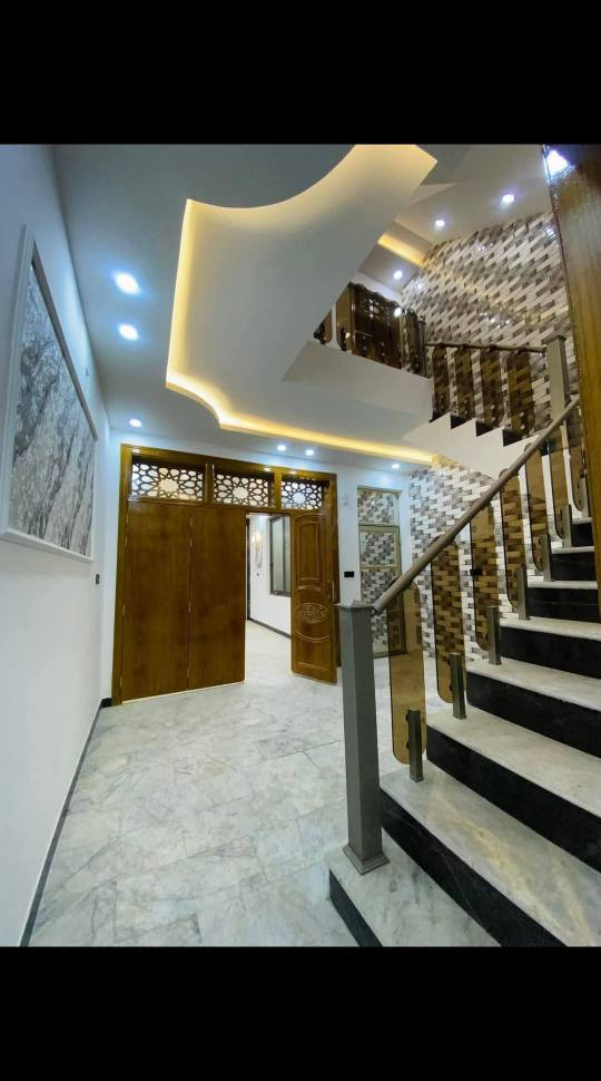 بسم الله الرحمن الرحيم 
تابع الصفحه ليصلك كل ماهو جديد
مكتب الابرار للعقار 

🌹 دار للبيع او مراوس مساحه 100 متر 
🌹 حي السلام  منطقه ال 61
🌹 طابقين جديد فول مواصفات  
🌹 شارع 10 مفتوح عله شارع 25   وشارع 15 
🌹بناء درجه اولى صب كونكريت 
🌹بناء VlP  تصميم هندسي ومكان مميز 
🌹ثلاث غرف نوم 

💎 طابق الاول 
غرفه و صاله ومطبخ واستقبال وصحيات

💎 طابق الثاني 
غرفتين وصاله  وصحيات

للاستفسار الاتصال عله 
***********

🌷 عنوان المكتب
🌷 حي السلام نهايه شارع ابو الدجاج النجف, العراق
