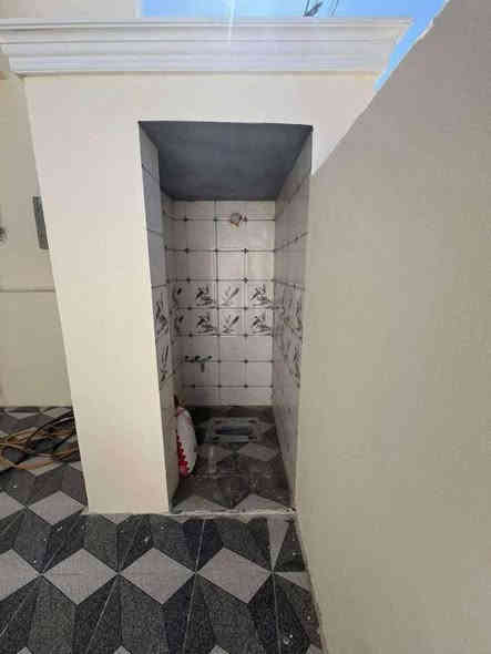 #دار_للبيع - الموقع: السنية السياحي، مجمع توحيد الأول، خلف شركة العادلي
- نوع العقار: دار زراعي، سند 25
- المساحة: 150 متر مربع
- تفاصيل البناء:
  - غرفتين نوم
  - صالة
  - مطبخ
  - استقبال
  - كراج
  - حمامات داخلية وخارجية
- الجودة: بناء درجة أولى، تشطيب كامل (ماء وكهرباء)
———————————————————
🔺#للاستفسار مراسله واتساب ع الأرقام او اتصال مباشر
http://wa.me/+964*********** 📲 حسن 
http://wa.me/+964*********** 📲
—————————————————————
او زيارة مكتبنا متواجدين من 3 لحد 8 مساء
🔺مكتب دره المشرق للاستثمار والتطوير العقاري 
🔺العنوان:-حي الجزائر الشارع العام مقابيل مطعم باسم ابو المحشي
