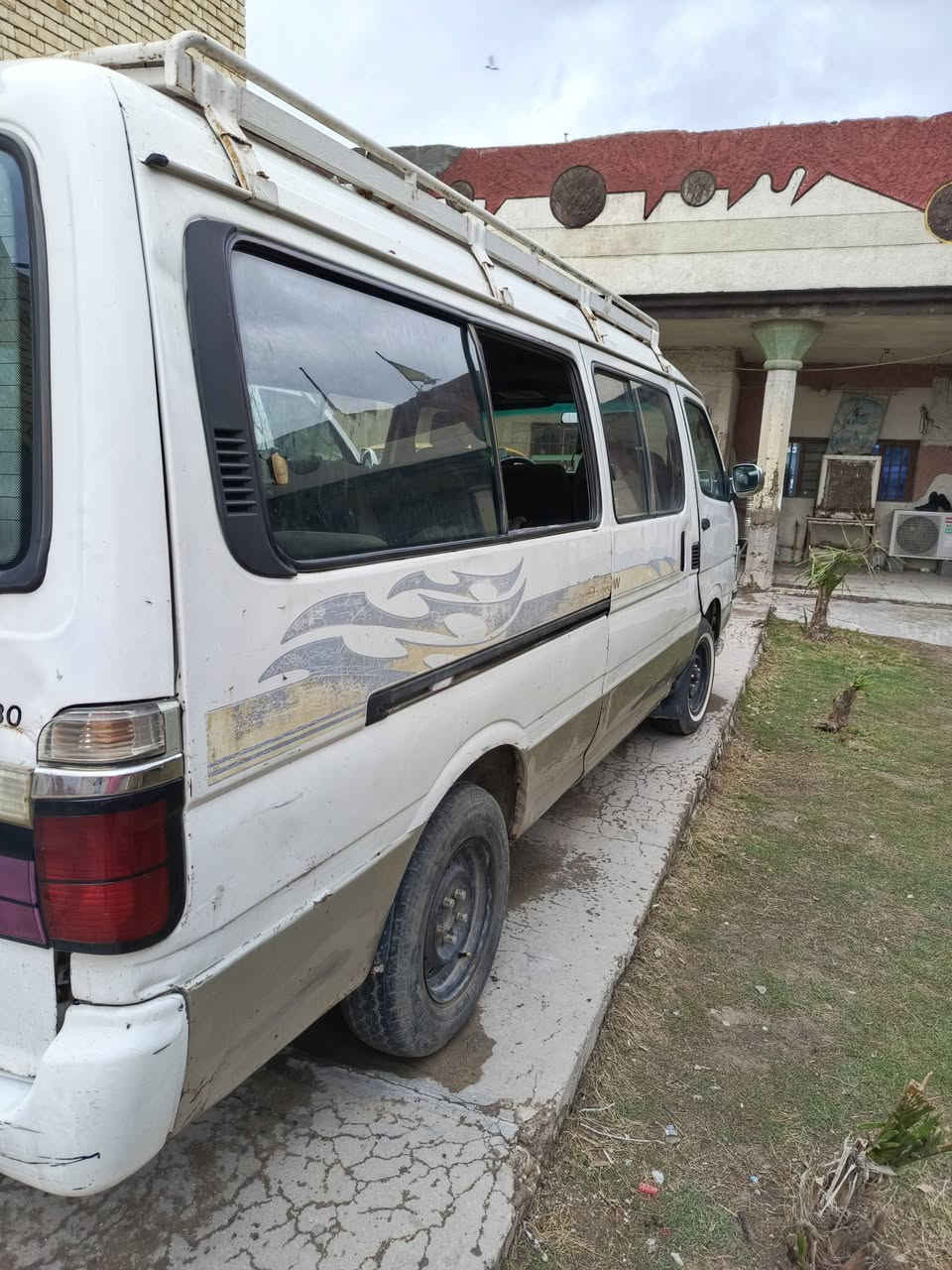 سلام عليكم فتون كنو موديل 2009سنوية 2030 مكينه كير اكسل خير من الله السيارة باسمي السعر55وبيه مجال العنوان بغداد
***********
