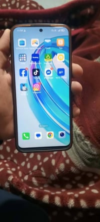 هونر اكس 8 a • موبايل