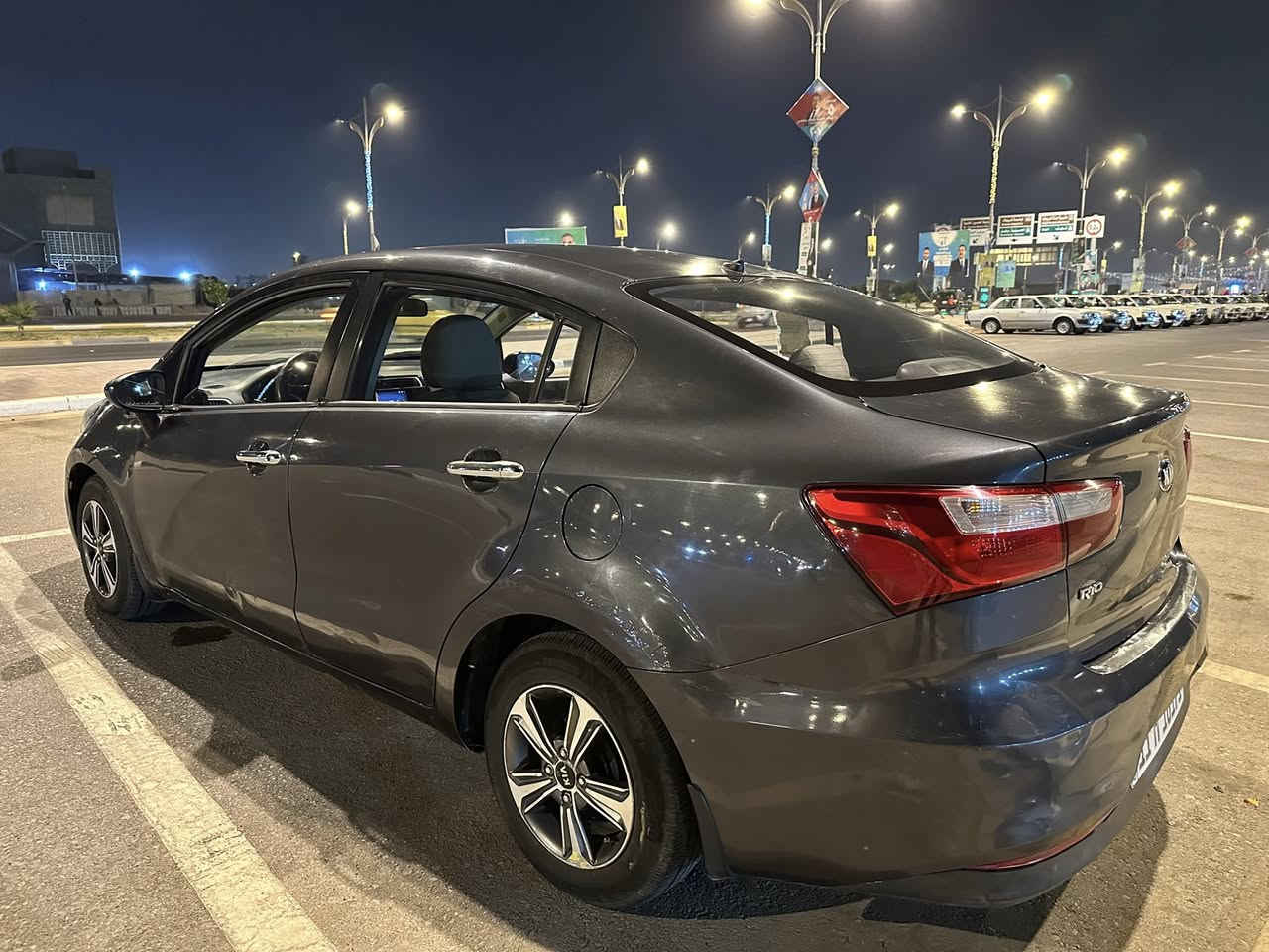 كيا ريو خليجي 2016
محرك 1600 دوش
رقم انكليزي بغداد 
هزه سنويه جديده  
السيارة بأسمي تحويل ثاني يوم 
اربع قطع صبغ 
سعر 87 ورقة و بيه مجال 
عنوان كربلاء
***********
