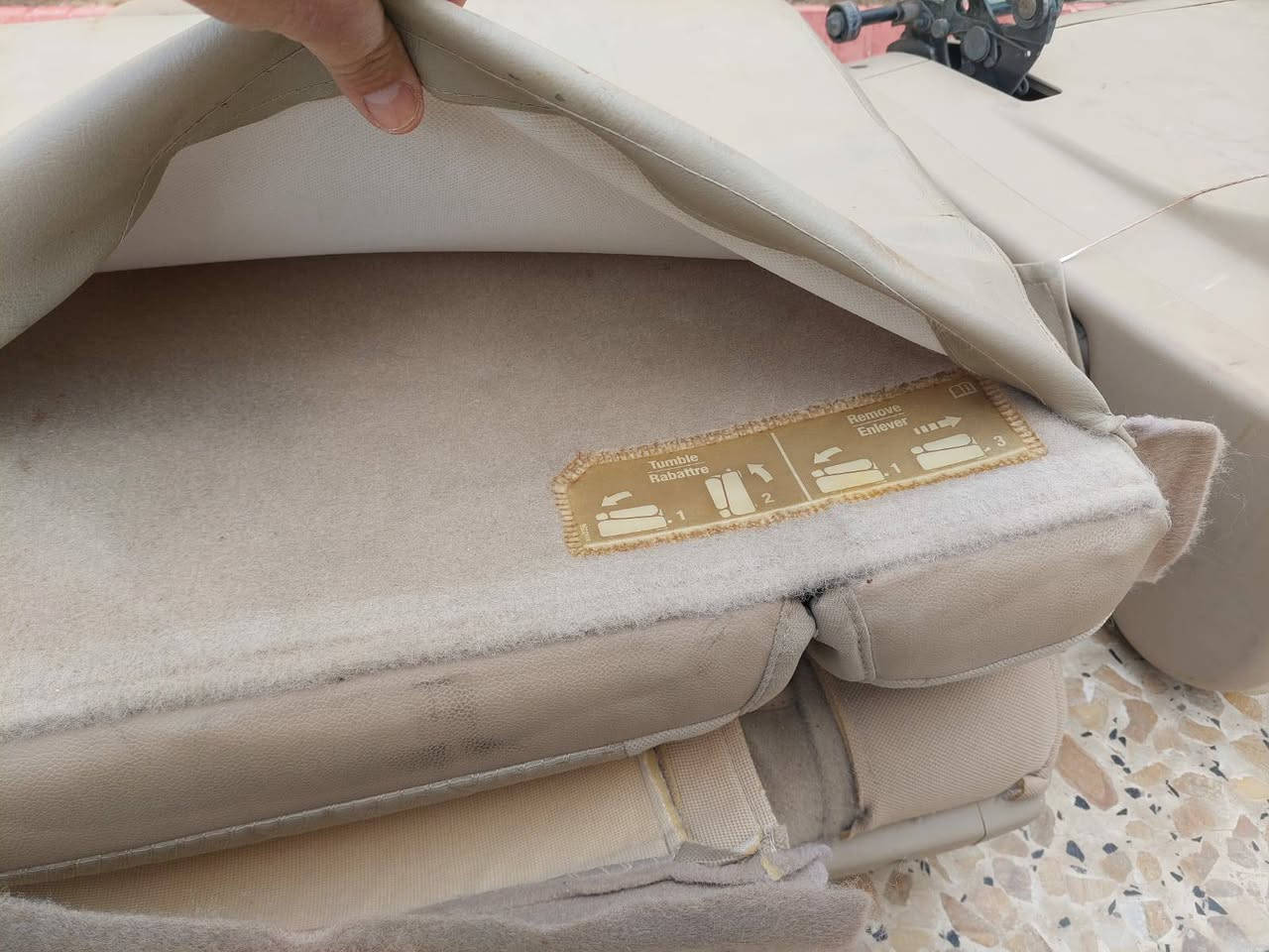 كل عام والجميع بخير  .توجد كشنات تاهو 2014 خوات الجدد ب150 للتواصل ***********
