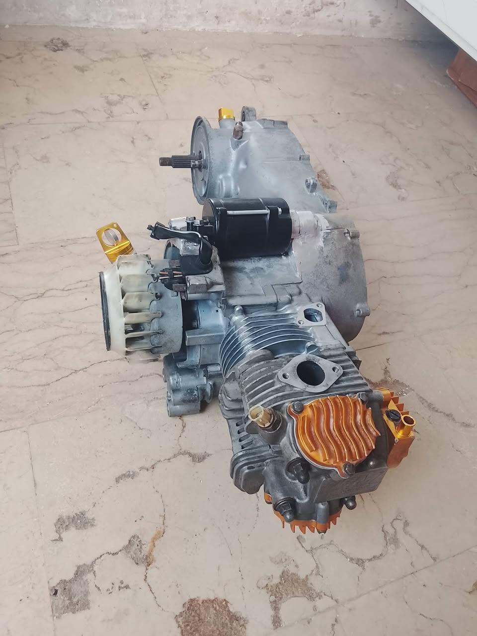 سلام عليكم تزويد للبيع ماكس وسكنس كله اصلي غراض مفوله ونظيفه اسعار خاص رجاء شتريد بل خدمه مكاني بغداد حي العامل رقم ***********
