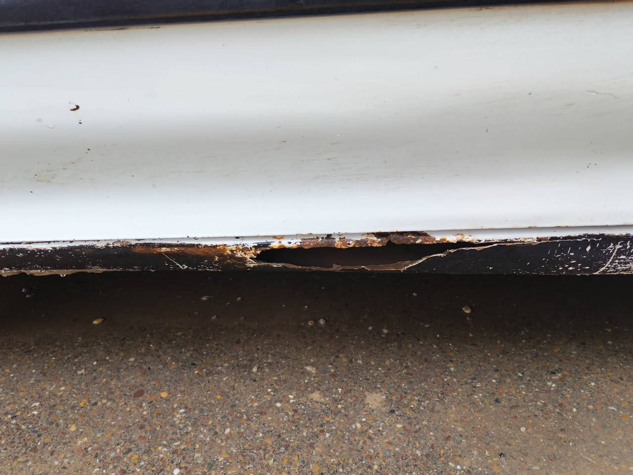 السلام عليكم
للبيع سايبا ٢٠١١ مكفولة مكينة كير تبريد صدر شواصي كلة مكفول 
رقم بغداد انكليزي بأسمي
بيها بعض الخياسات واضحات امامكم
للتواصل *********** السعر ٢٥ مكاني دجيل
