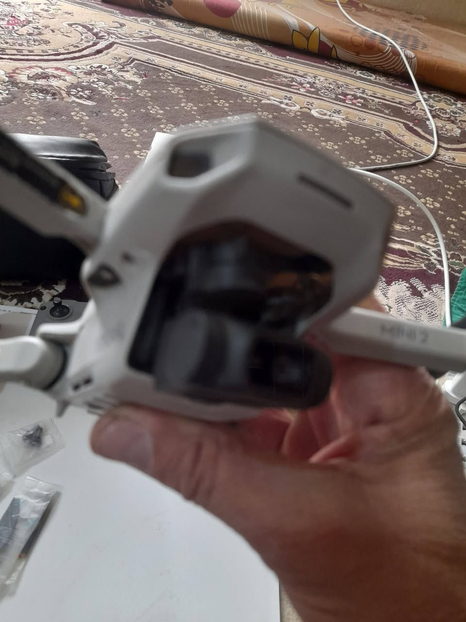 السلام عليكم//كما موظح بالصور درون ميني تو بيها ظرر بالكمبل القاعدة مكسورة وبيها قليل من الكسور بس شغالة وكاملة وطير حسب الأصول


**إذا كنت صاحب هذا الإعلان وتريد حذفه لأي سبب، رجاءا أرسل رسالة إلى الدعم الفني**