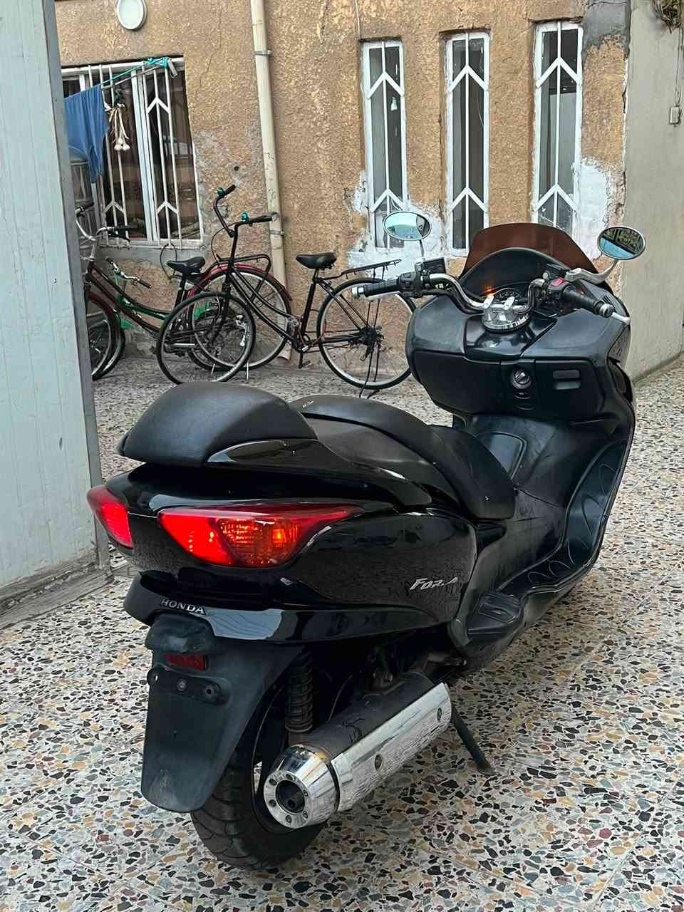 فورزه 0️⃣ 8️⃣ بصمه
عميه بلاد دراجه جاهزه 
مكينه ناعمه كهربائيات شغاله 
شلعه ومعدل نكره بكل وقت 
مكاني بغداد *********** 
السعر مليون وميه

