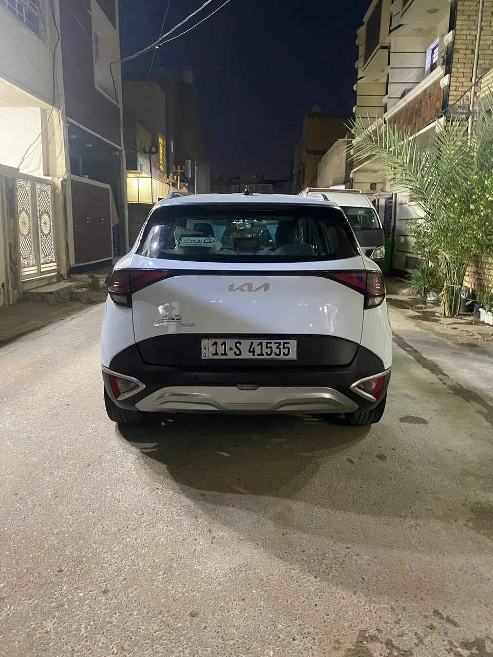 السلام عليكم
 كيا سبورتج 2023 خليجي 
ماشية 51 كيلو
استيراد الشركة الدولية
رقم بغداد الجديد 
محرك 2000 DOHC
بصمة  تشغيل عن بعد + ترحيب 
شاشة اصلية Apple CarPlay, Android CarPlay
حساسات امامي خلفي
كامرة خلفية HD
الكشنات الامامية كهرباء ثلالث حركات
تدفئة ستيرن و الكشنات الامامية 
تبريد قطعتين 
منفذ شحن USB مع منفذ Type-C 
منافذ شحن للمقاعد الخلفية عدد 2 Type-C
شحن هاتف وايرليس Wireless Car Charger
تايرات جديدة حجم 19 
تحكم ستيرن جهتين مع شفتات سرعة 
مانع انزلاق مع اوتو هولد مع مثبت سرعة  Cruise, Auto Hold, ABS
اربع انظمة قيادة Smart
اشاير بالمري +المري شفط
السعر $ /208ورقة بي مجال 
***********

مكان السيارة الغزاليه
