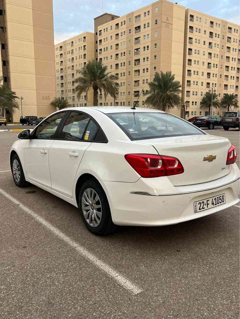 السلام عليكم 
شوفرليت كروز موديل 2016 خليجي 
رقم اربيل الجديد بأسمي تحويل 
مكفوله من الضربه والصبغ والبارد 
ماشيه 126 الف كيلو متر 
سياره جاهزه اي نقص مابيها 
تخم تاير صدر امامي خلفي 
ولا گلوب مشتغل بالدشبول 
وجه المكينه مفتوح فقط 
مكان السياره بسمايه او الكراده 
السعر 100 ورقه 
رقم الهاتف *********** بغداد, العراق
