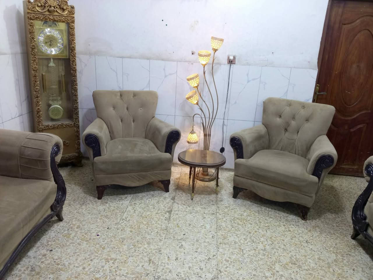 تخم تركي مقعد سبرنك 10 مقاعد نظيف سعره 340 وبي مجال مكان البياع يوجد توصيل بكروه ب واتساب ***********
