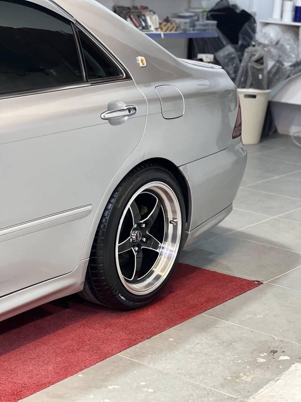 سەرتا بە ناوی خوای گەورە
شاهینە ساخ 184
ساج سوور
سڵایت
کوشن جلد و یتر
ئاوینە یشارەت
چوار تایو ویلی ویڵدی لۆکی لە ژێرە
ڕۆنی گێڕوو مەکینەی ئەکسلی تازە گۆڕاوە
3 پارجەبۆیاخی ئەورپای هەیە
نرخی 86 مەجال لە پیرەمەگروونم
ژ.م
***********
