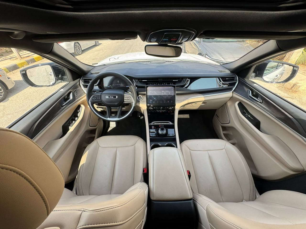 السلام عليكم
للبيع 2024 Jeep Grand Cherokee, Limited 4Xe
عداد : 50 الف ميل والسيارة جدا جدا جدا جديدة كلين بدون حادث 
سبير منازل مع العدة كامل 
محولة اصلية 220 فولت 
معرفة قياس الشحن دون الدخول للسيارة 
تشغيل عن بعد 
داخل جلد كريمي مميز 
بانوراما
لدات داخلية 
منفذ HD لعرض الفديو 
فول تحكم بالستيرن
شفتات استيرن
تحكم ثاني بالشاشة من خلال الشفتات
شاشات عدد 3 اصلية 
كراسي امامية كهرباء
ميموري كرسي السائق
تدفئة مقاعد امامية
تدفئة ستيرن
خاصية دخول ذكي 
كاميرا خلفية
رادار امامي 
رادار جانبي
تحديد مسار 
مثبت سرعة تفاعلي
تشغيل عن بعد
باب الصندوق كهرباء
نظام STOP/START ENGINE
نظام صوت ALPINE
دمامات خلفية 
حساسات خلفية
اوتو بريك خلفي
هاند بريك كهربائي (بصمة)
اضوية امامية LED
اضوية امامية زينون عالي/واطي
كشافات ضباب زينون
5 وضعيات قيادة
اضوية خلفية LED

سيارة كلين بدون حادث ومكفولة
  مرقم بغداد 
العنوان بغداد اتصل وبيك خير وتدلل 
***********
