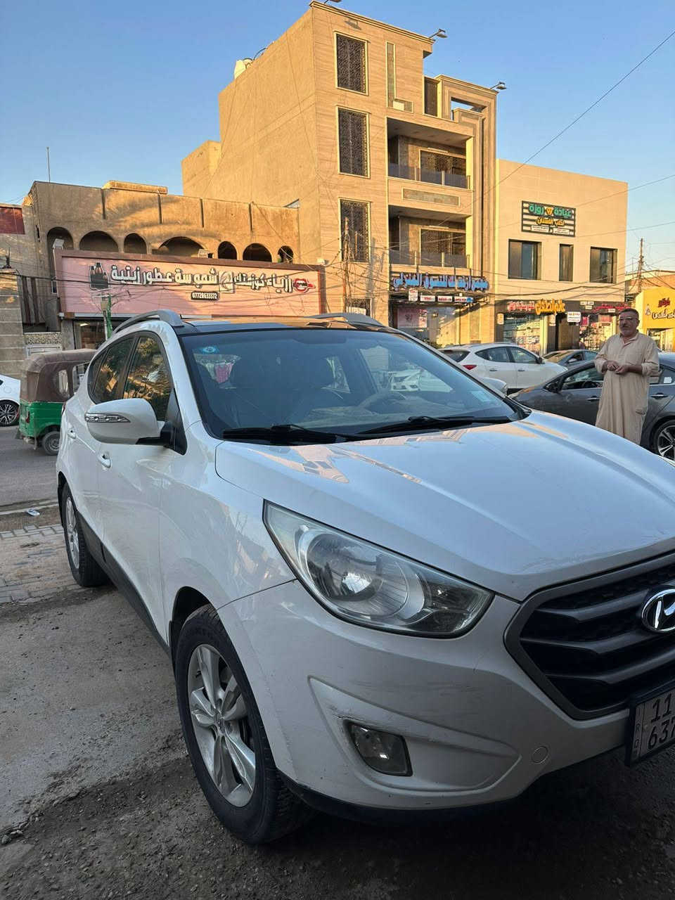 توسان ٢٠١٤ خليجي بنرامة كامرة بلمراية اصلي سيارة مكفولة فقط باب الصدر مصبوغ اثر شخط مصبوغ بمكانة اشاير بلمري دسك خلفي امامي السعر ١٤٥ وبيهة مجال للشراي سيارة خير من الله محرك وكير وشاشة الاتصال على الموبايل *********** و*********** ثنينتهن بيهن واتساب ويوجد سونار مع الصور
