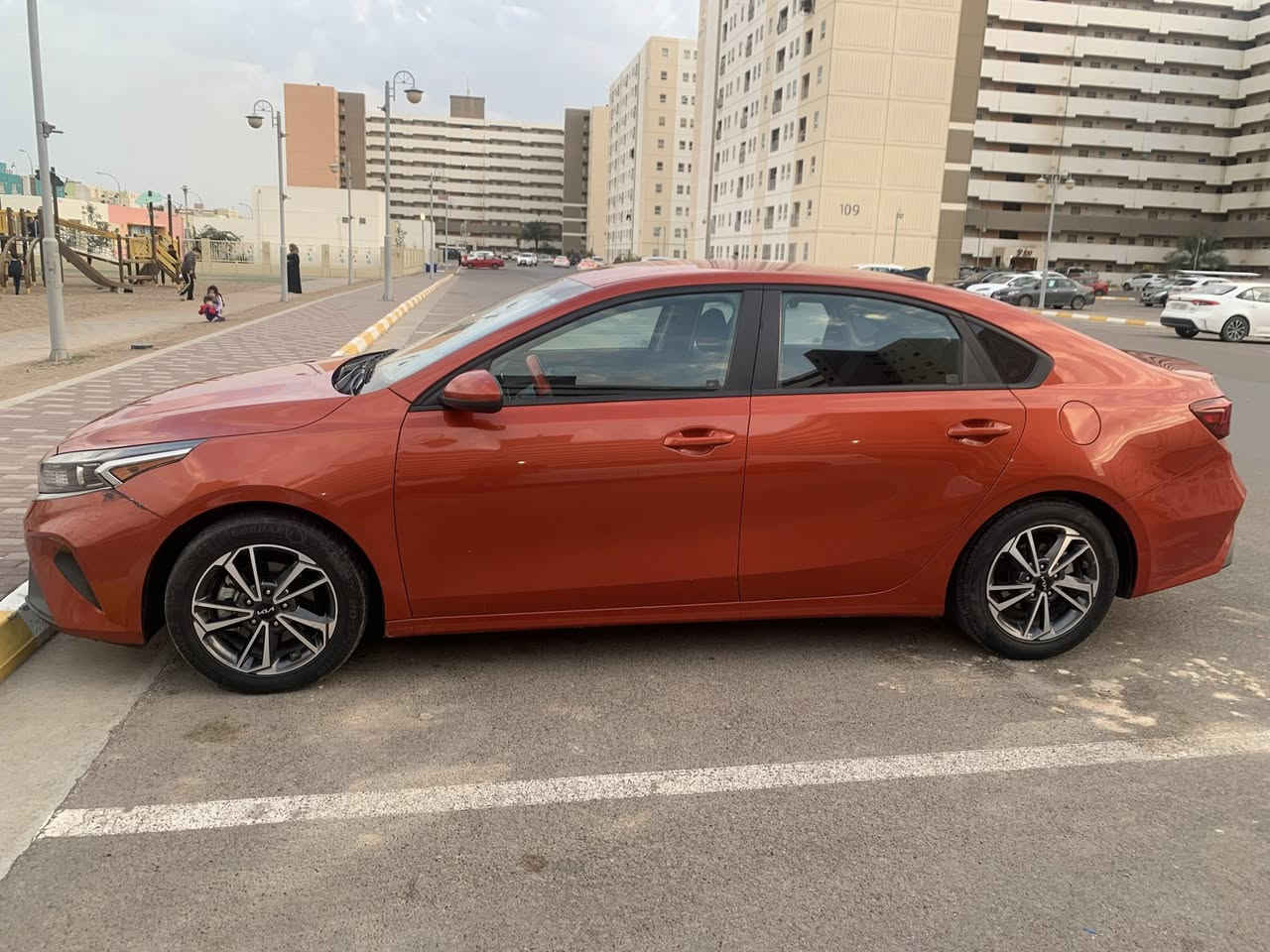 السلام عليكم
فورتي ٢٠٢٢ بيها جاملغ جهه لسايق مبدل و بارد و جاملغ عكس لسايق بارد فقط باقي لسياره مكفوله بدون ايرباك لسياره لسعر ١٤٥ ورقه للاتصال ***********
