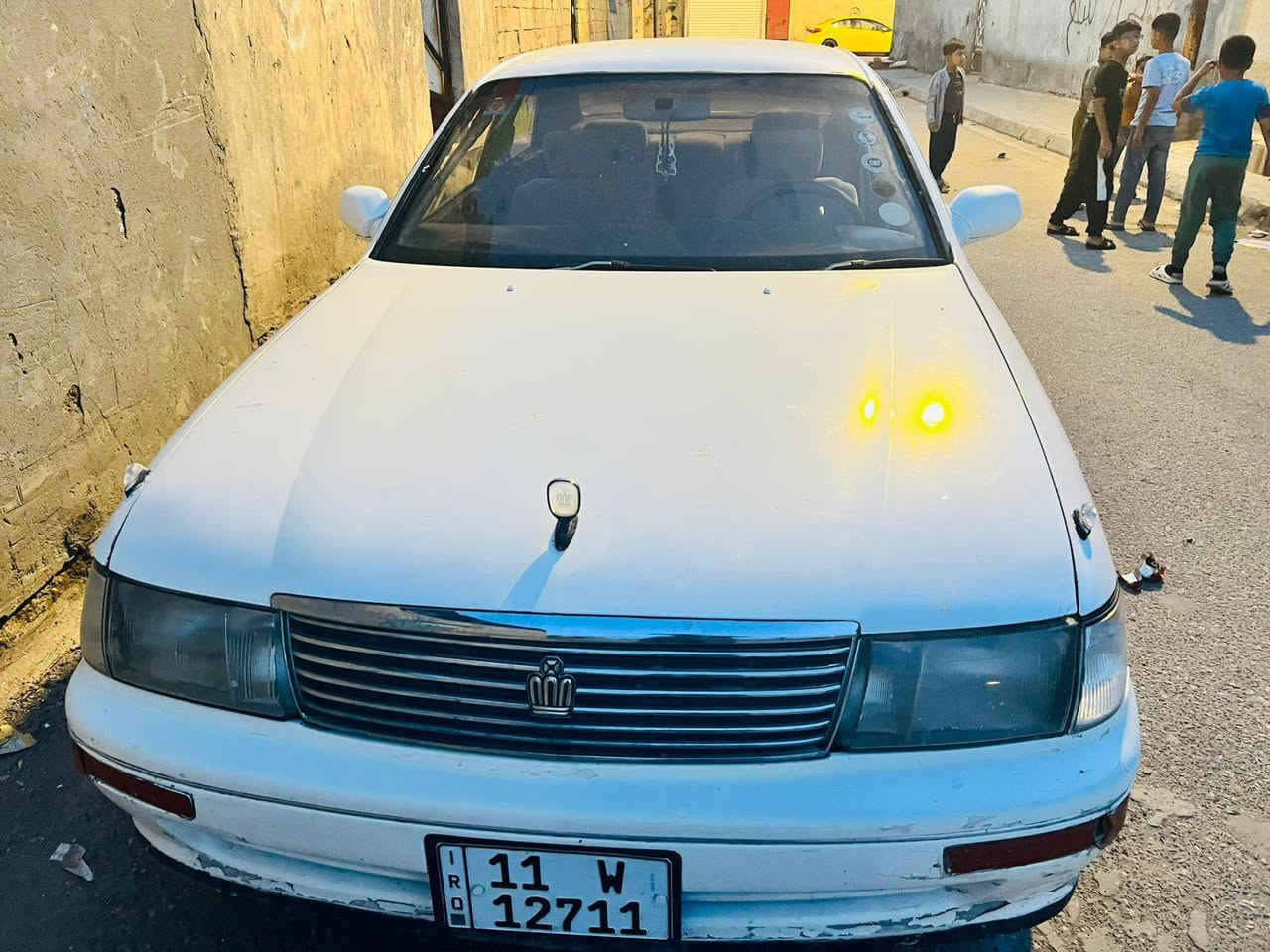 سلام عليكم. 
كراون موديل 92 مكفوله من الكص ونقل جثه والعيب الشرعي. مكينه أثنين ونص. 
كير ومكينه مكفولات... بيه ضربه بالجاملق الأيمن الخلفي معمر على البارد كهربائيات شغاله حداديه زينه.... ملاحظه صاحبه يريد تحويل. 
الأتصال على الواتساب (***********) 
السعر 48 وبيه مجال قليل.. رحم الله والديكم الي مايعجبه السعر لا يكسر بحلال مسلم وخادمكم.
